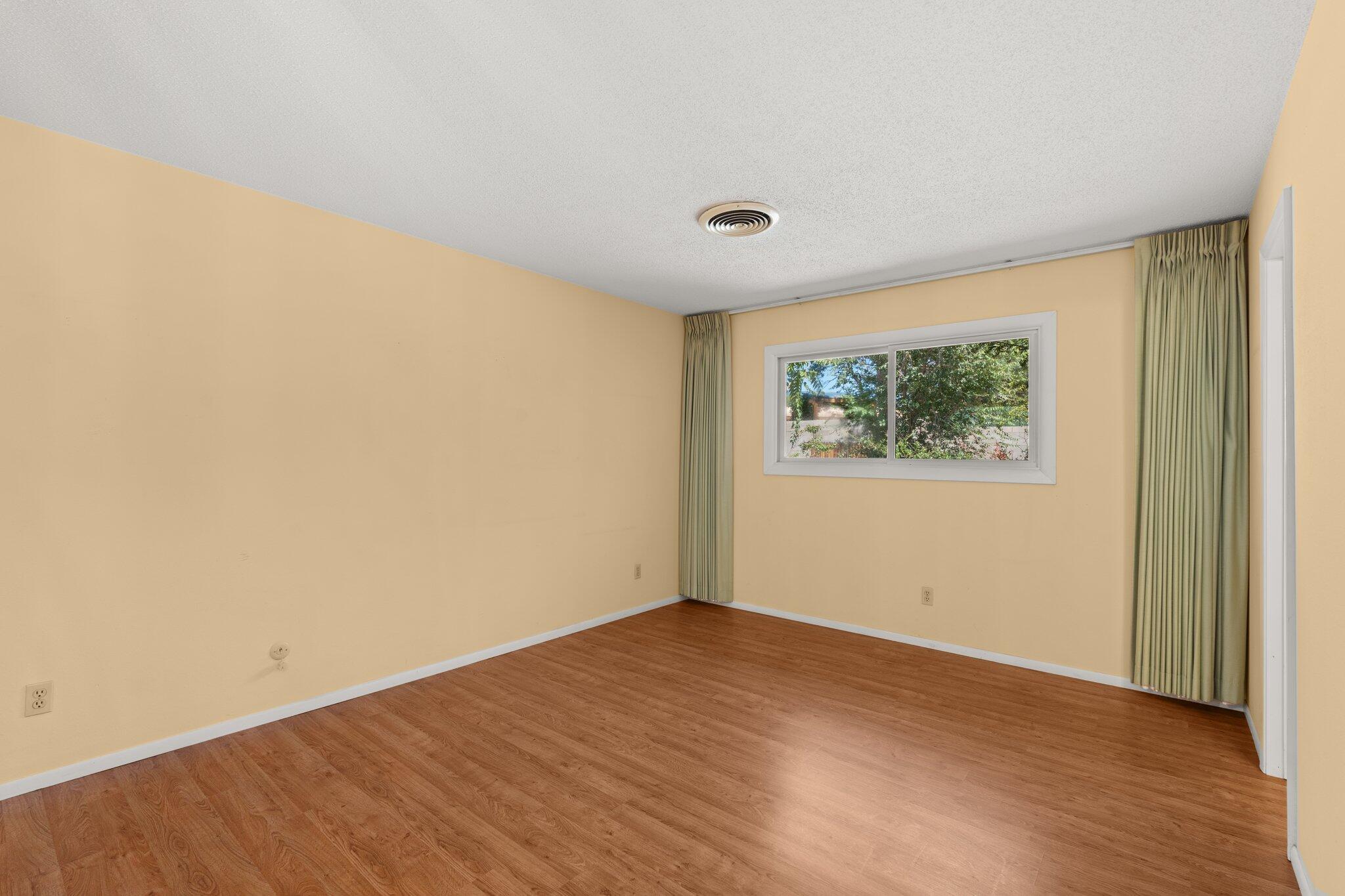 4620 Sherwood Street NE