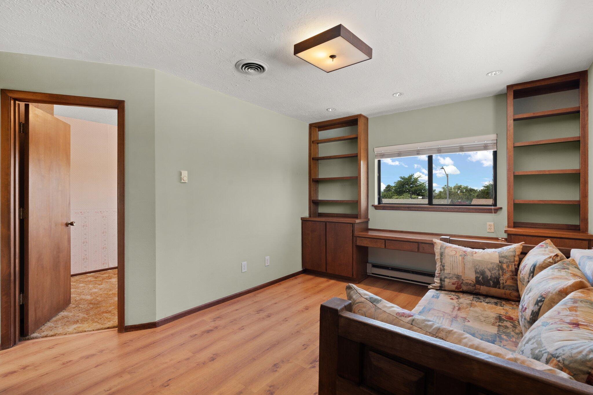 4620 Sherwood Street NE