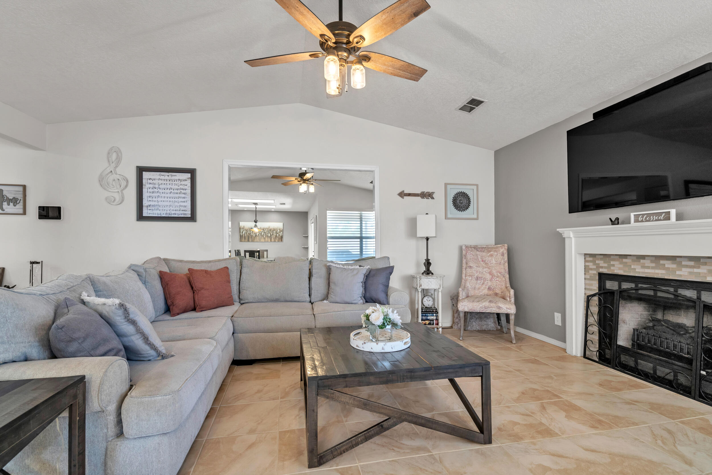 2579 Shavano Peak Drive NE