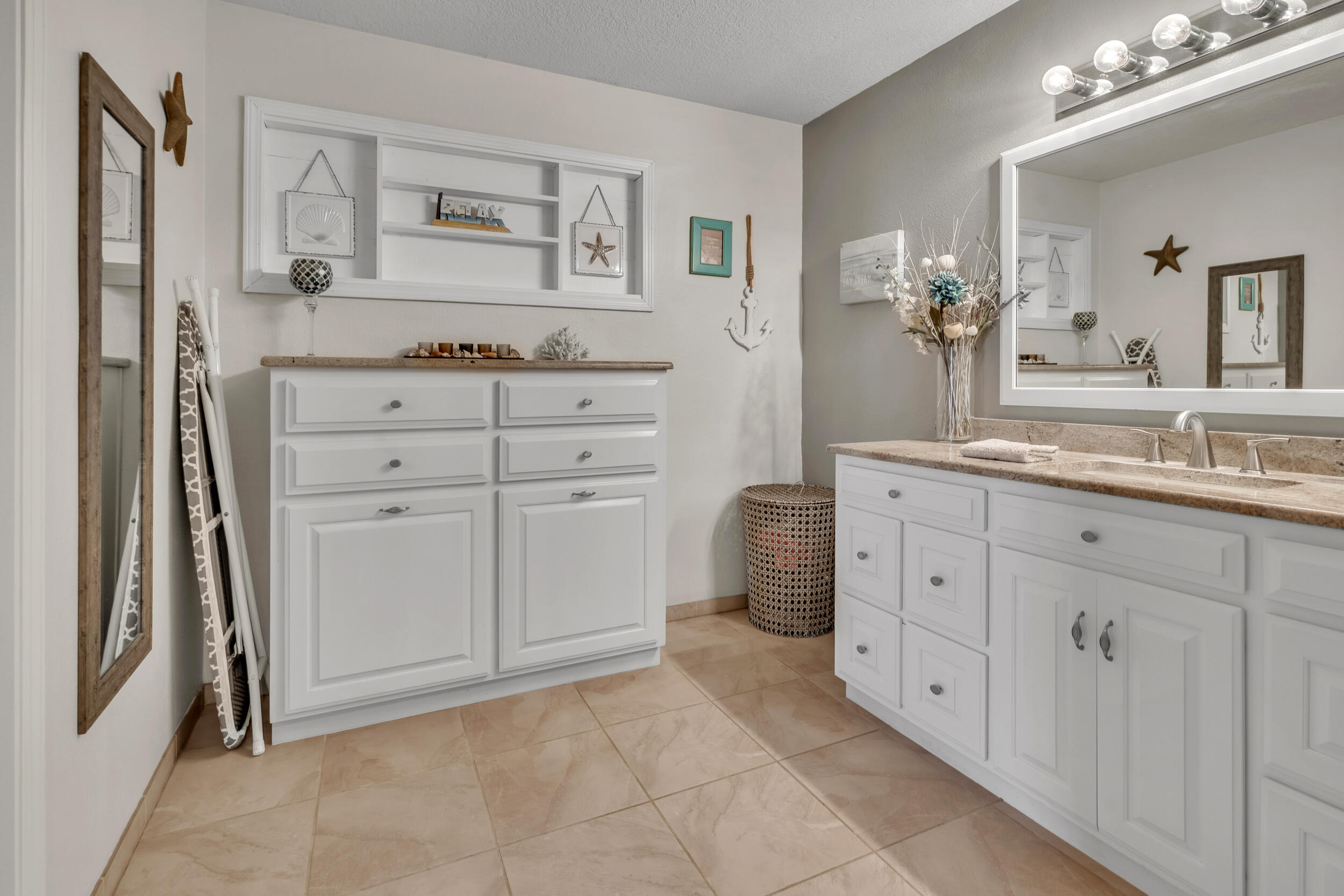 2579 Shavano Peak Drive NE