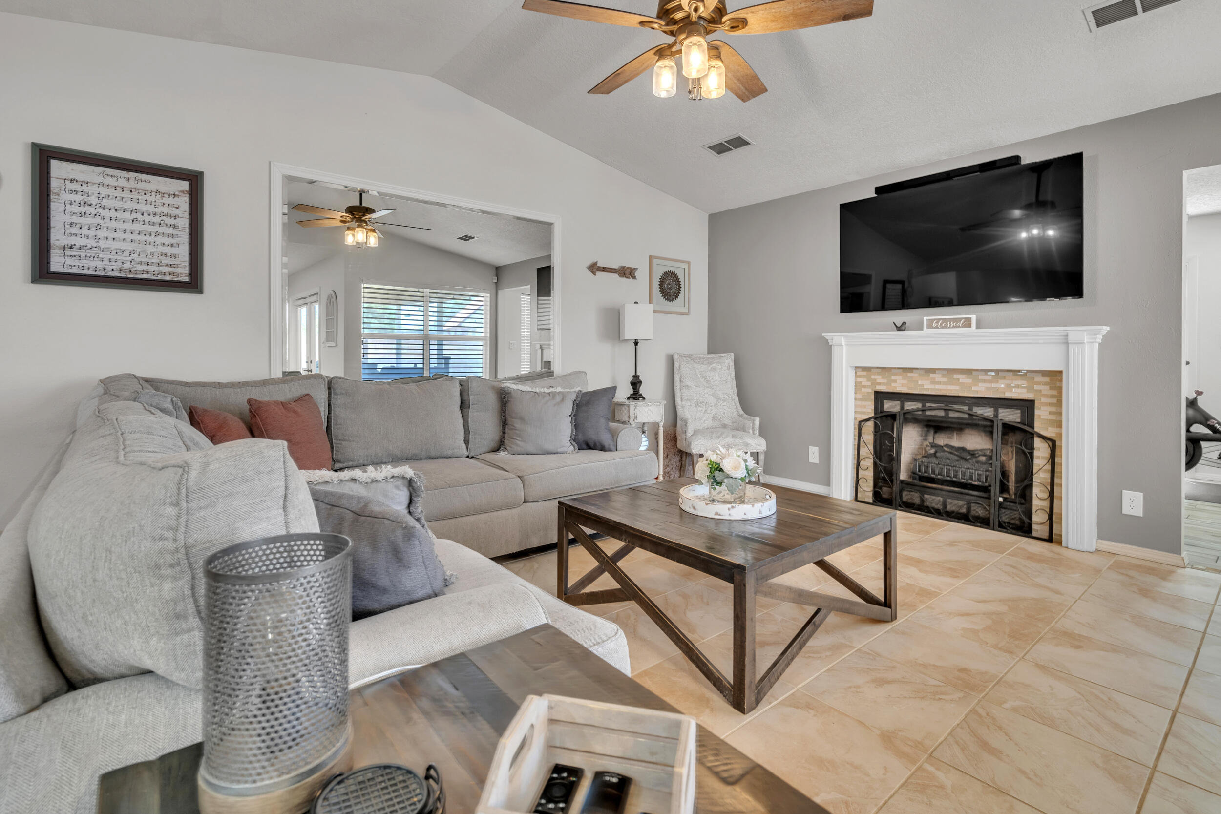 2579 Shavano Peak Drive NE