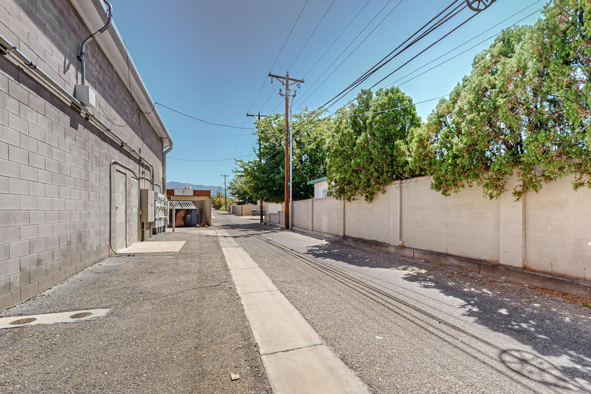 2533 Alvarado Drive NE