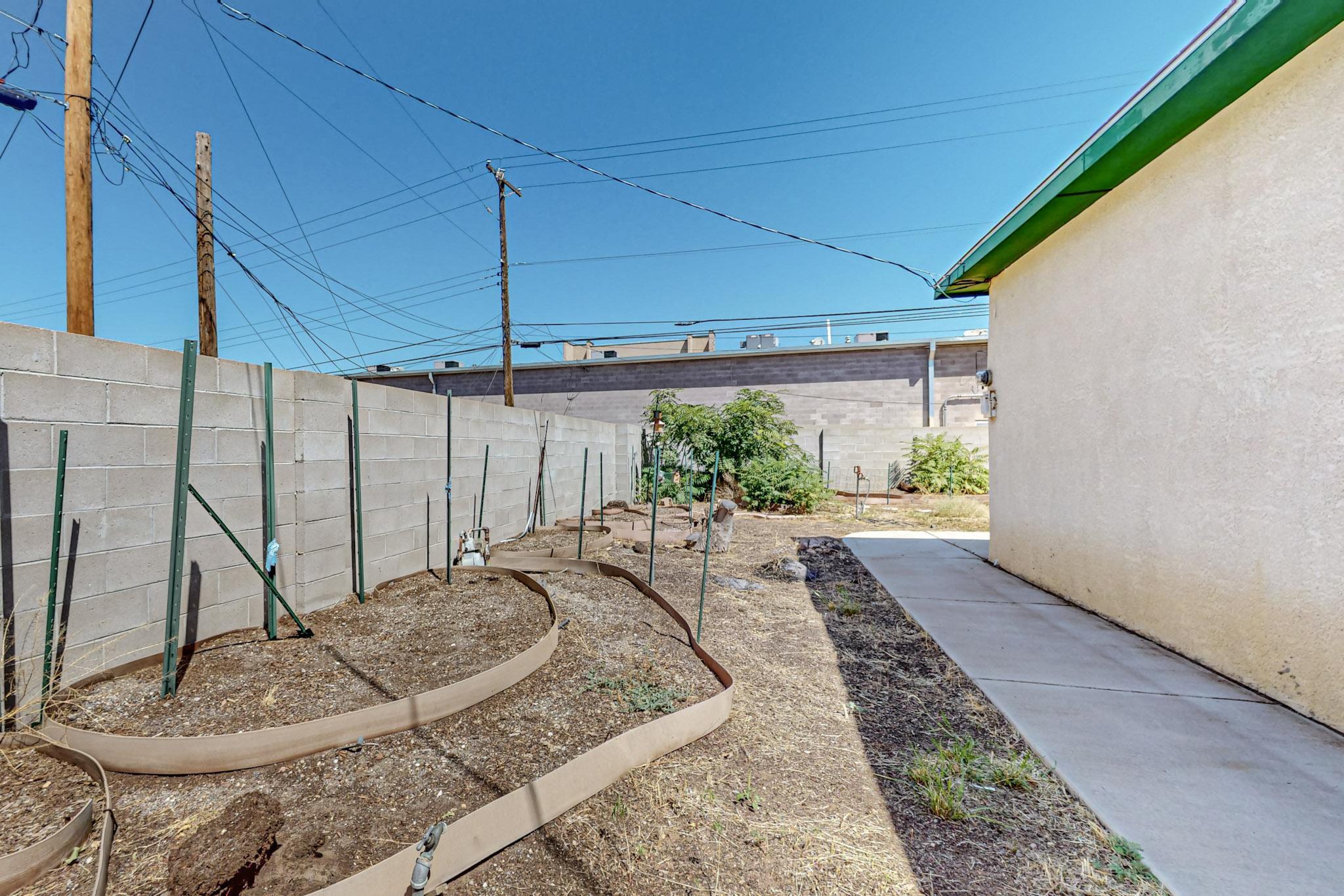 2533 Alvarado Drive NE