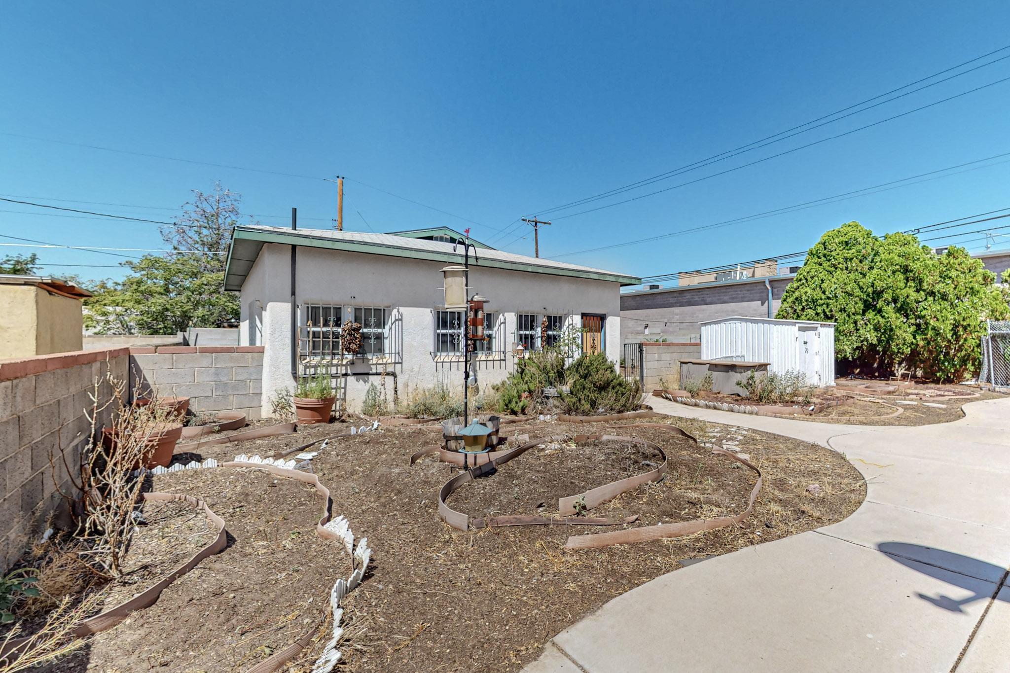 2533 Alvarado Drive NE