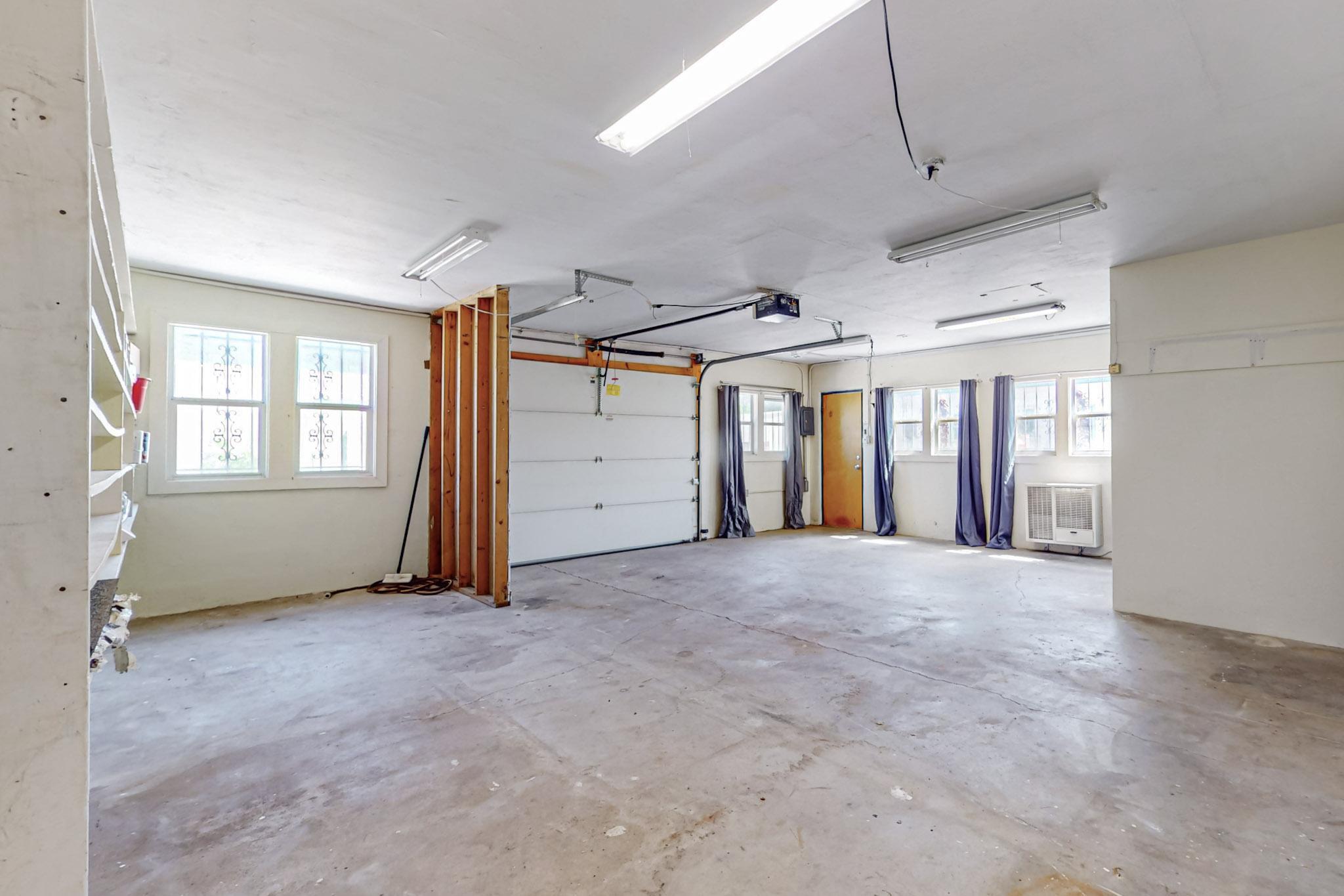 2533 Alvarado Drive NE