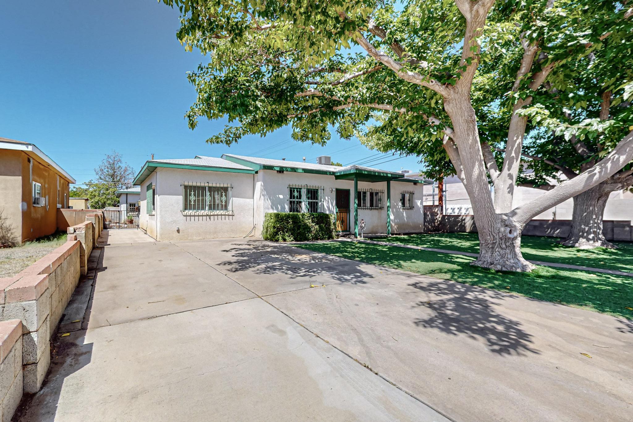 2533 Alvarado Drive NE