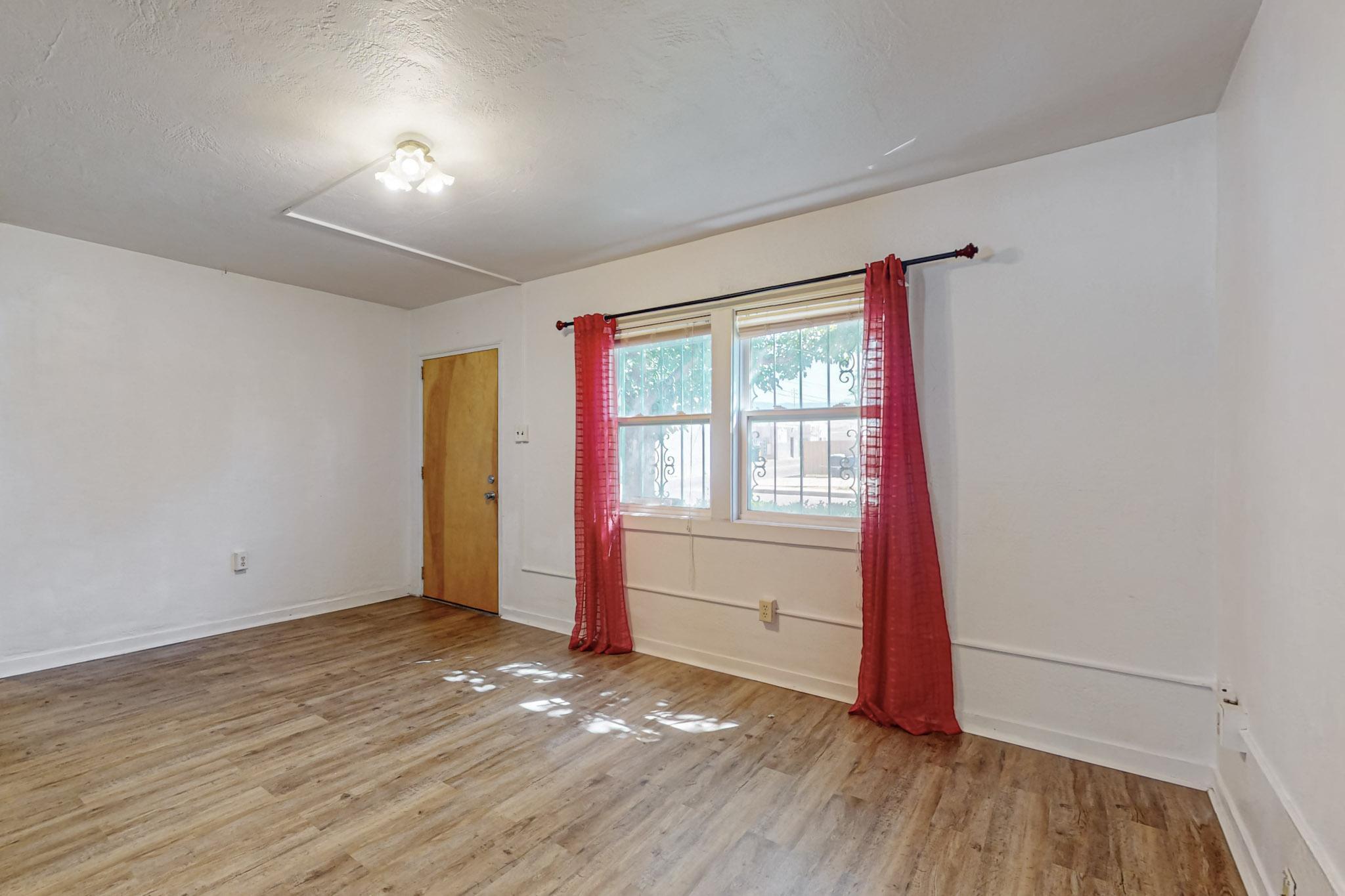 2533 Alvarado Drive NE