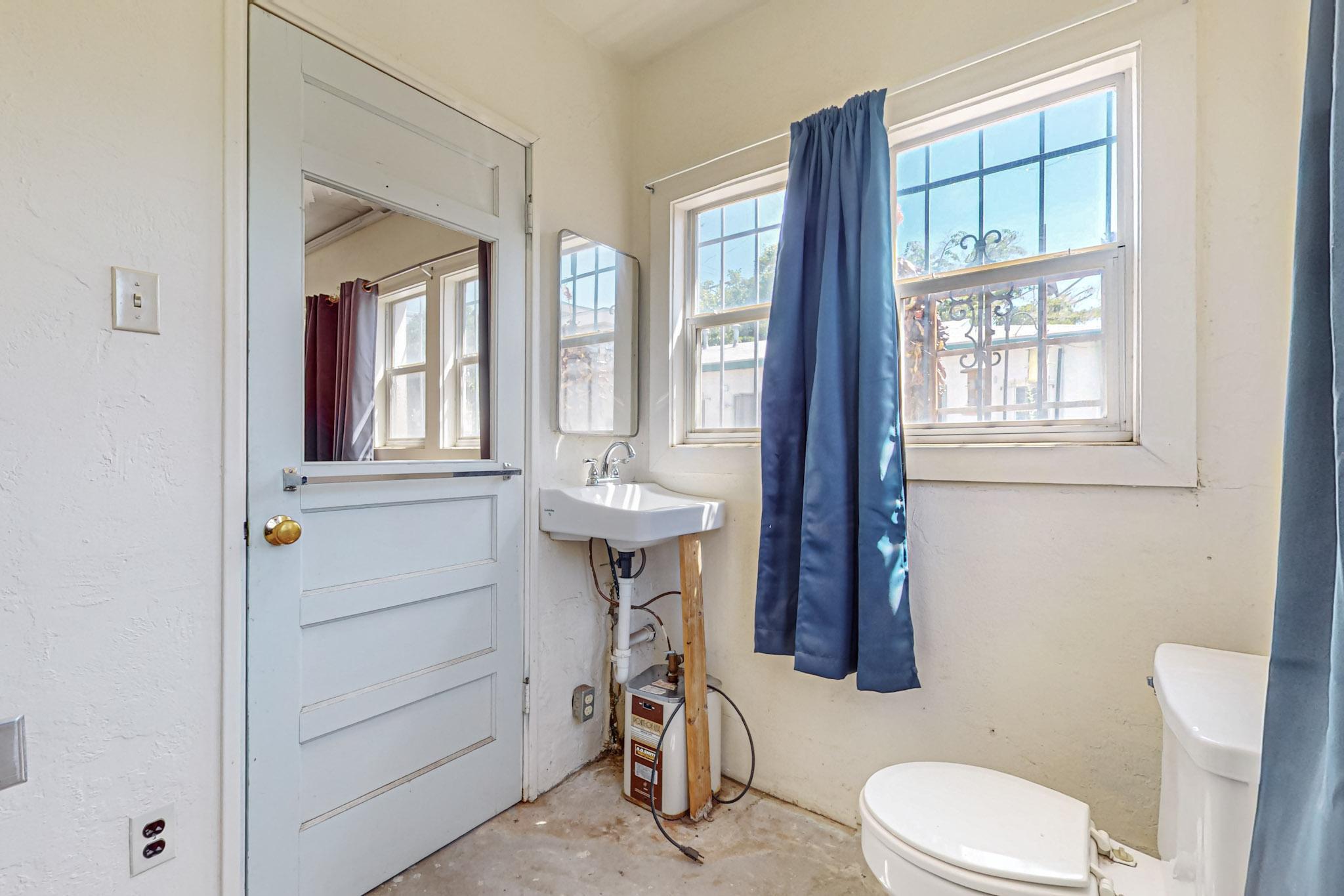 2533 Alvarado Drive NE