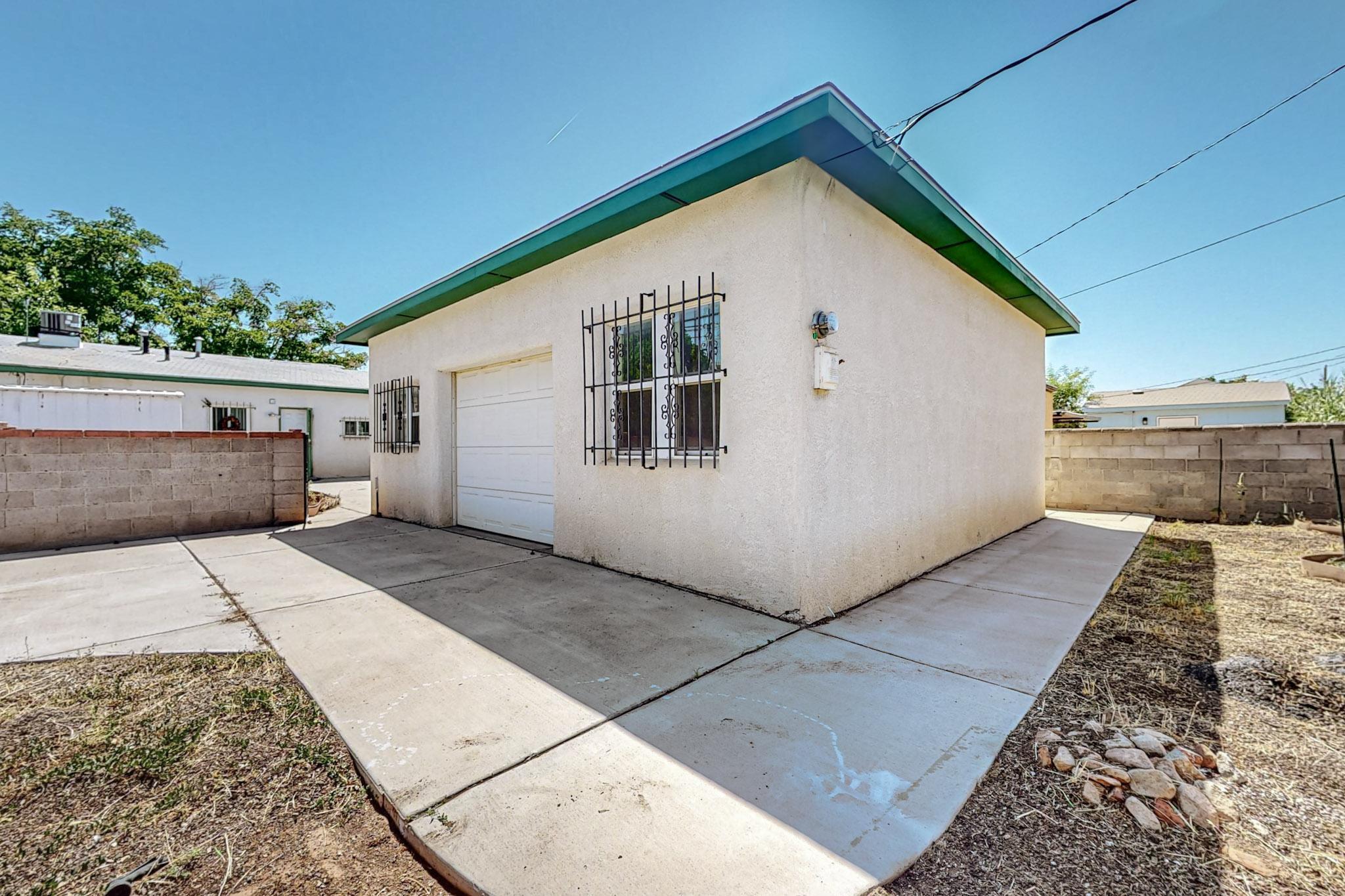 2533 Alvarado Drive NE