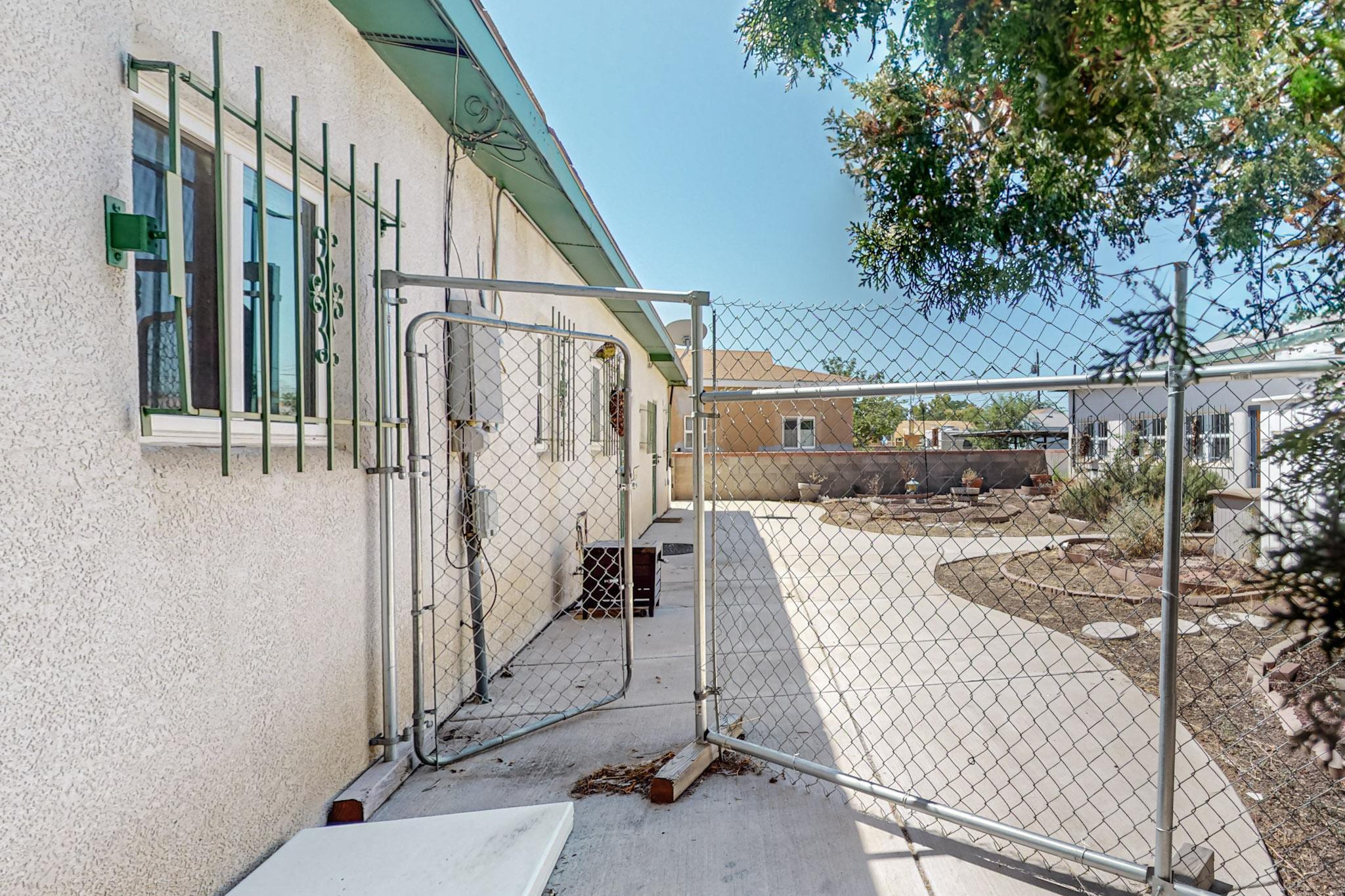 2533 Alvarado Drive NE