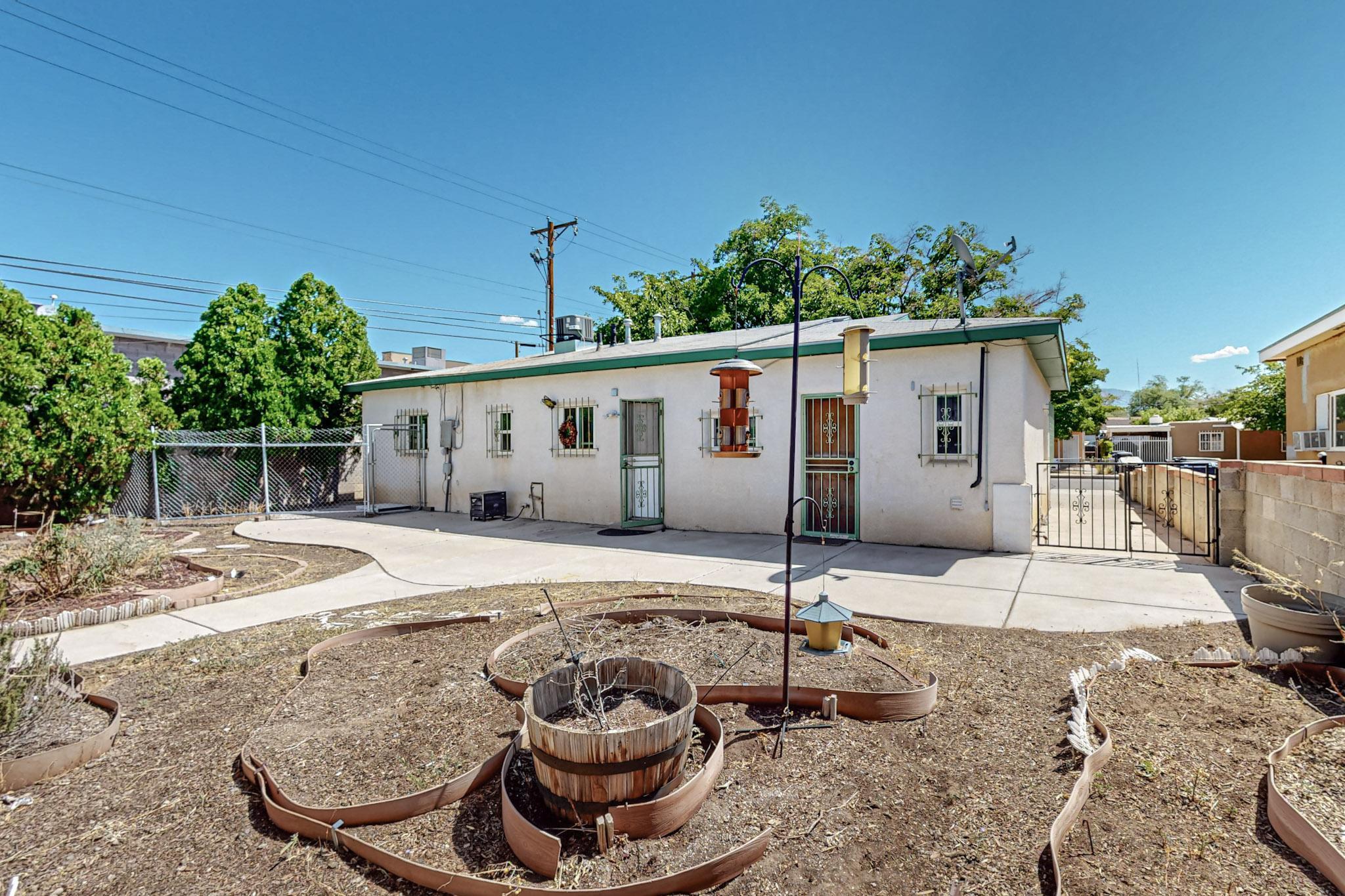 2533 Alvarado Drive NE