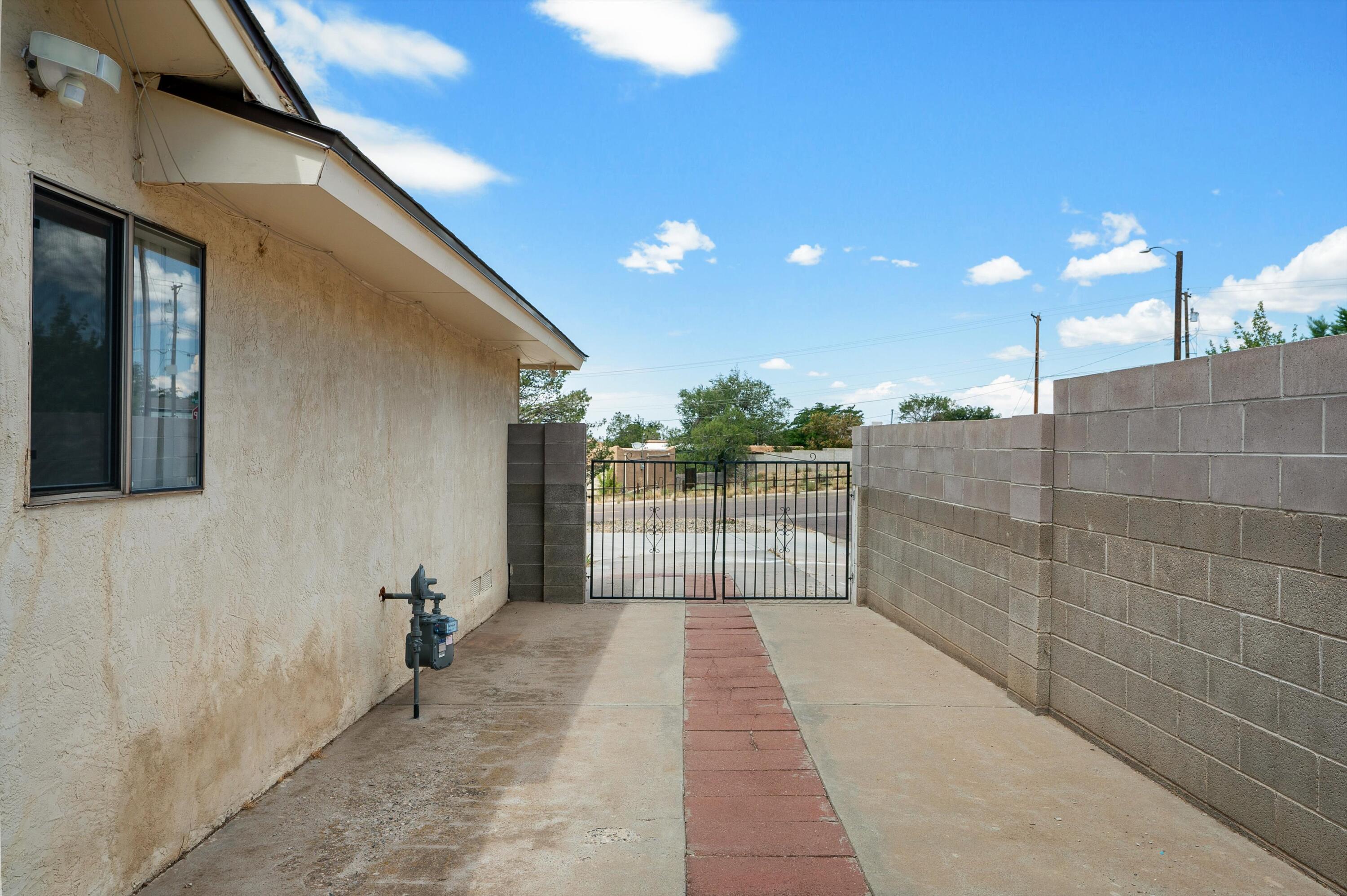 14208 ENCANTADO Road NE