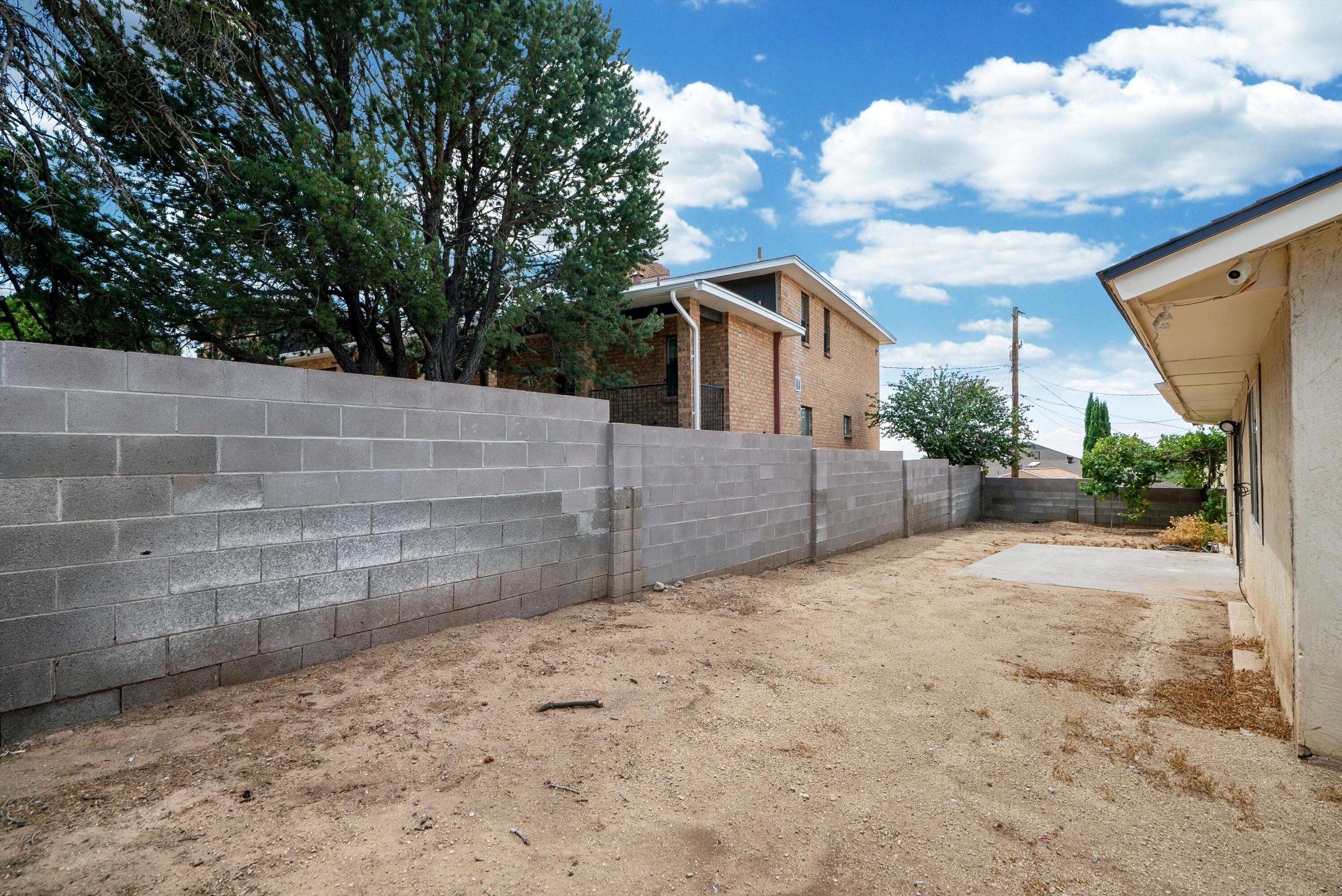 14208 ENCANTADO Road NE