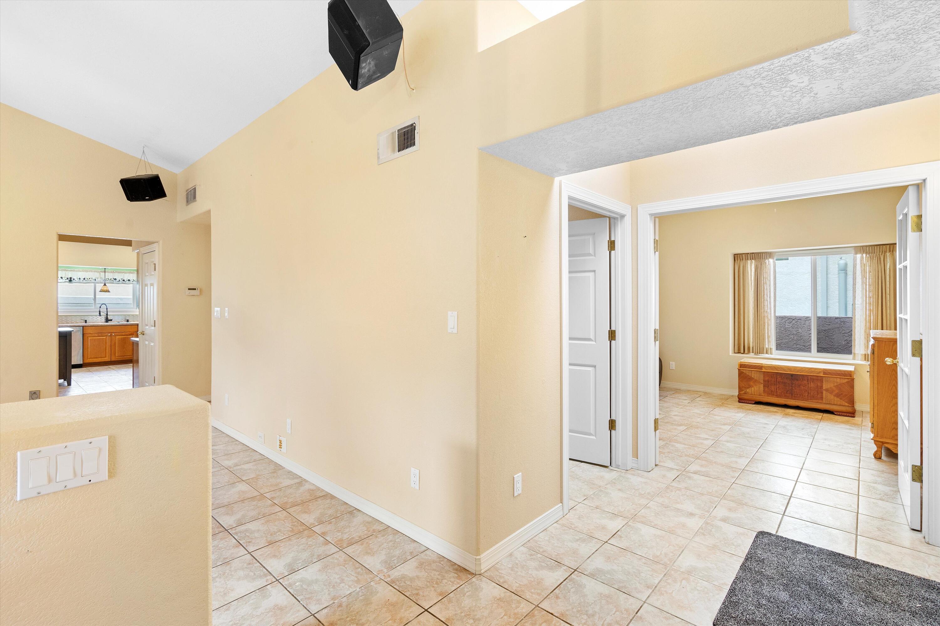 7605 La Mariposa Place NE