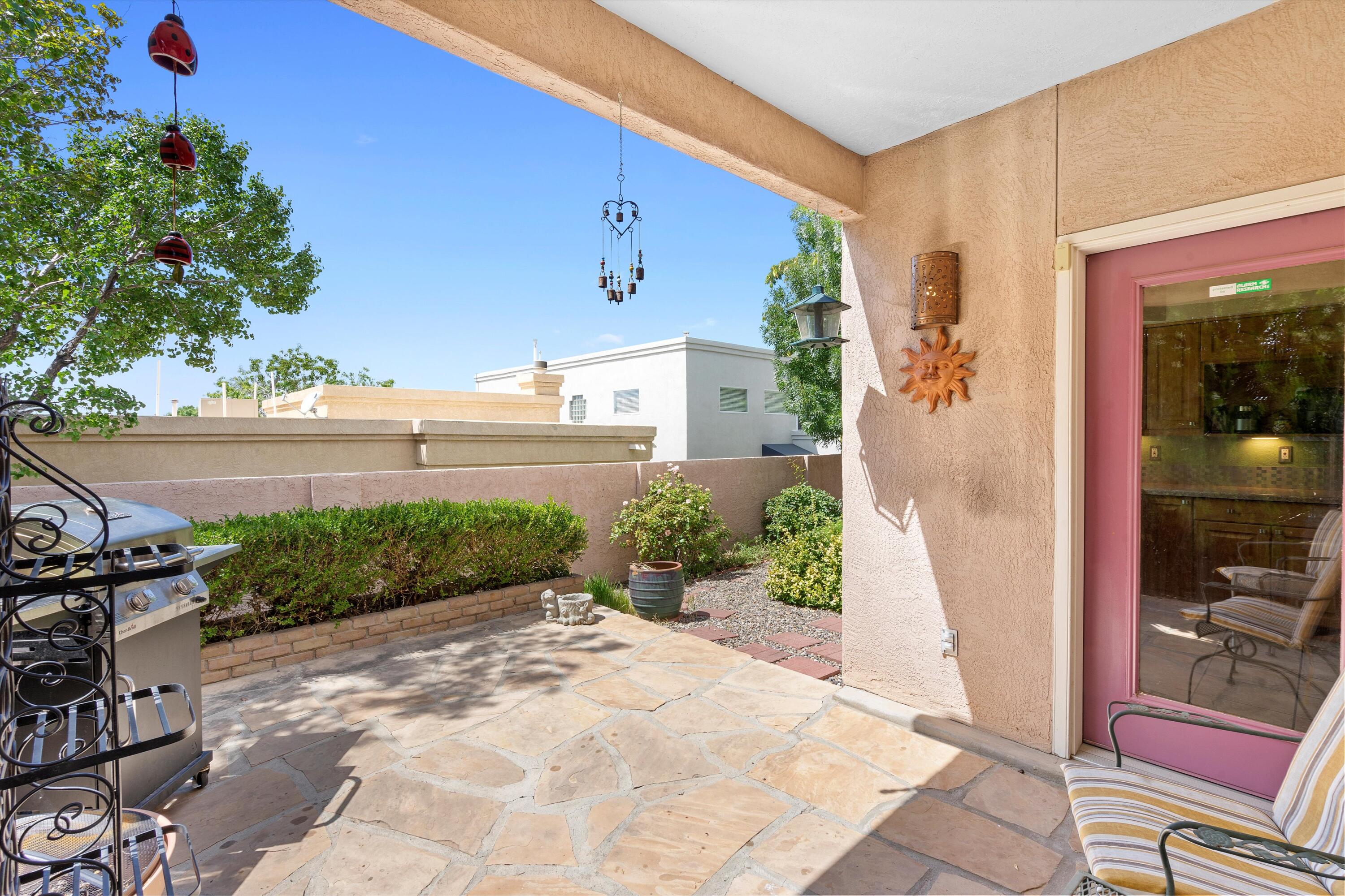 7605 La Mariposa Place NE
