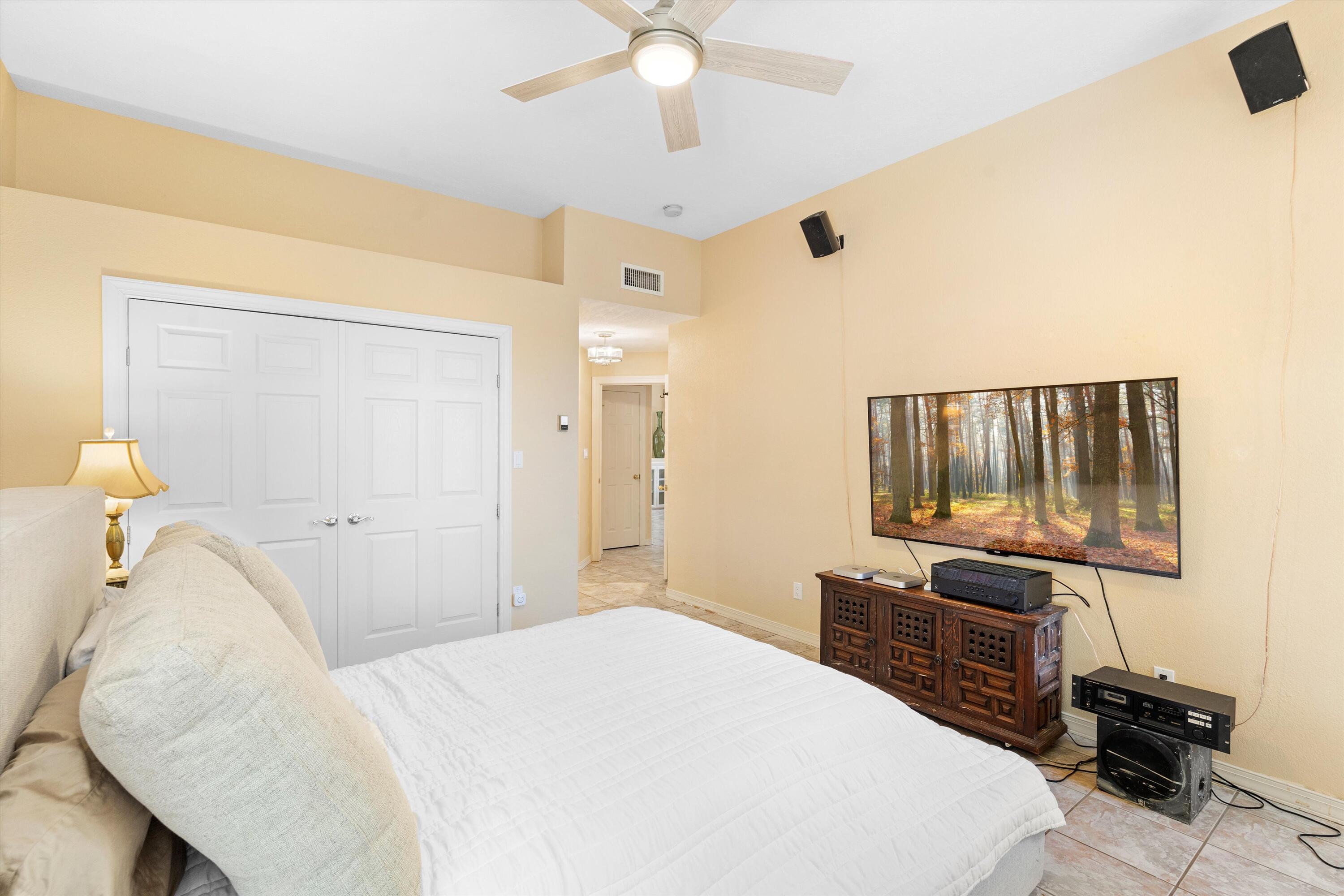 7605 La Mariposa Place NE
