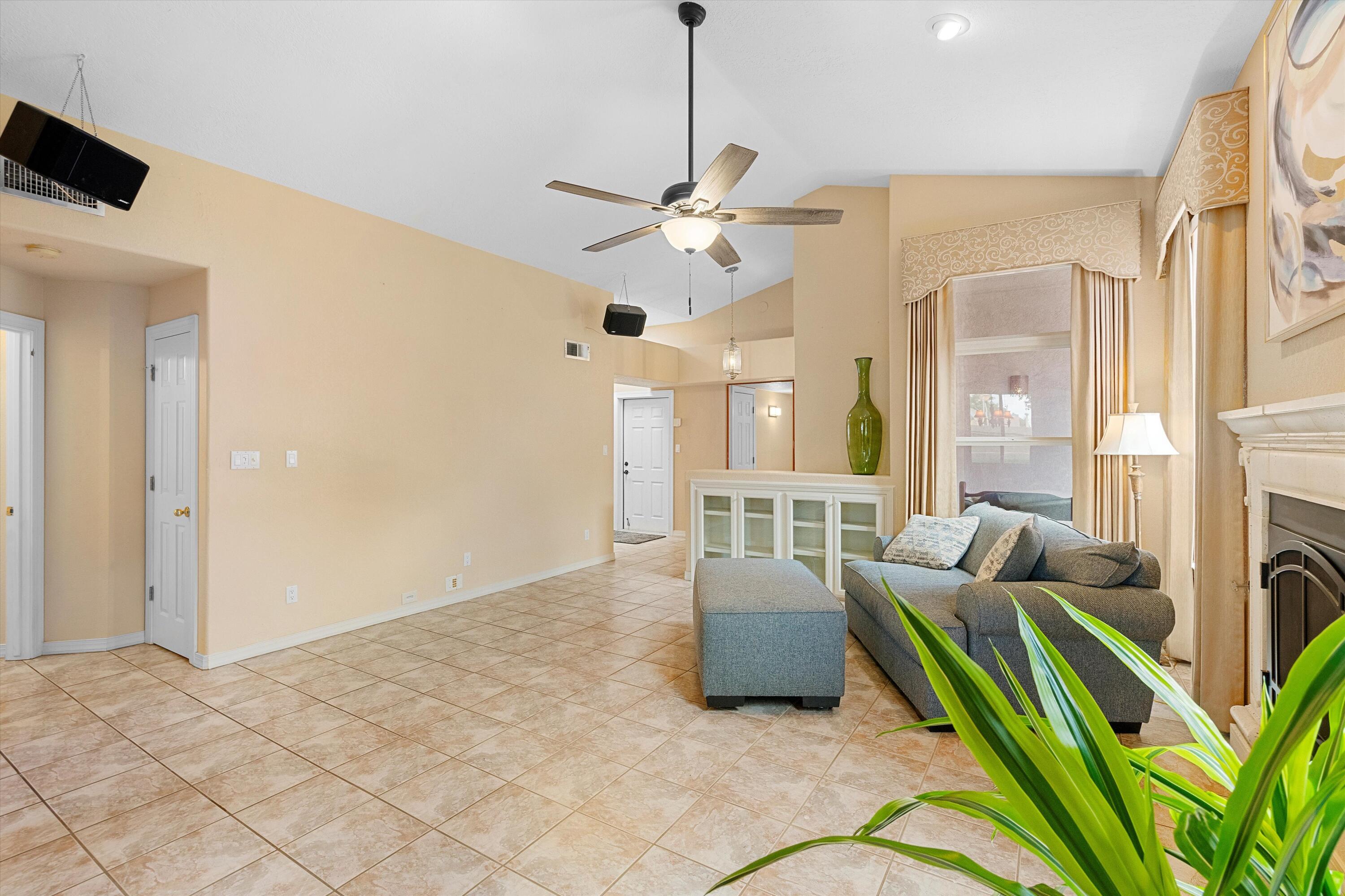 7605 La Mariposa Place NE