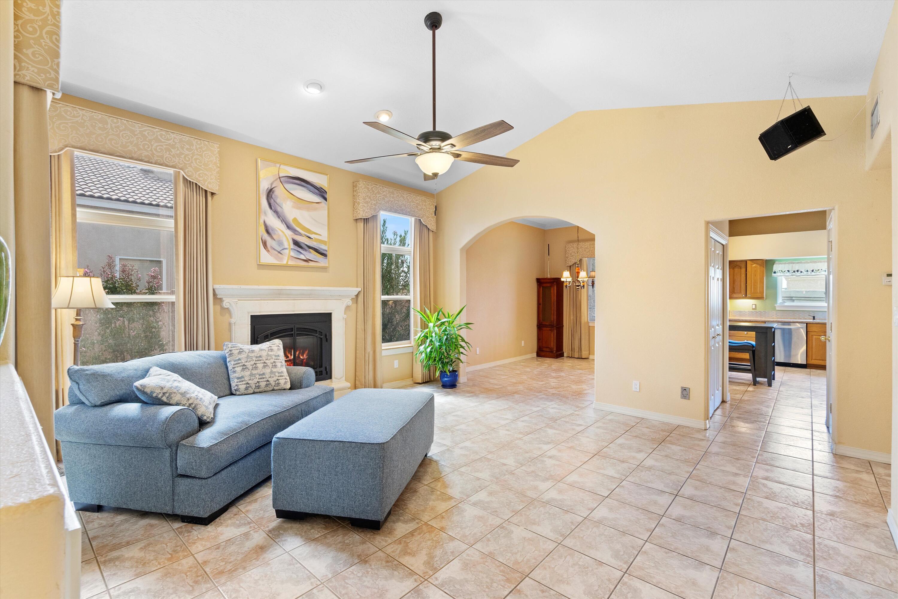 7605 La Mariposa Place NE