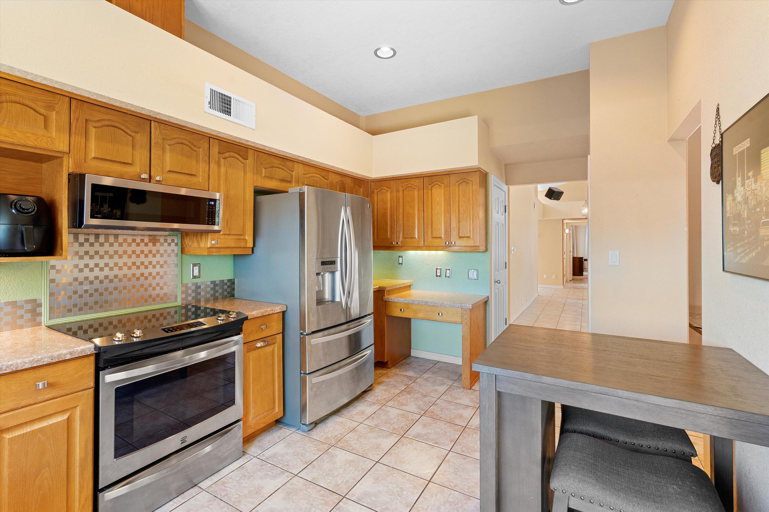7605 La Mariposa Place NE