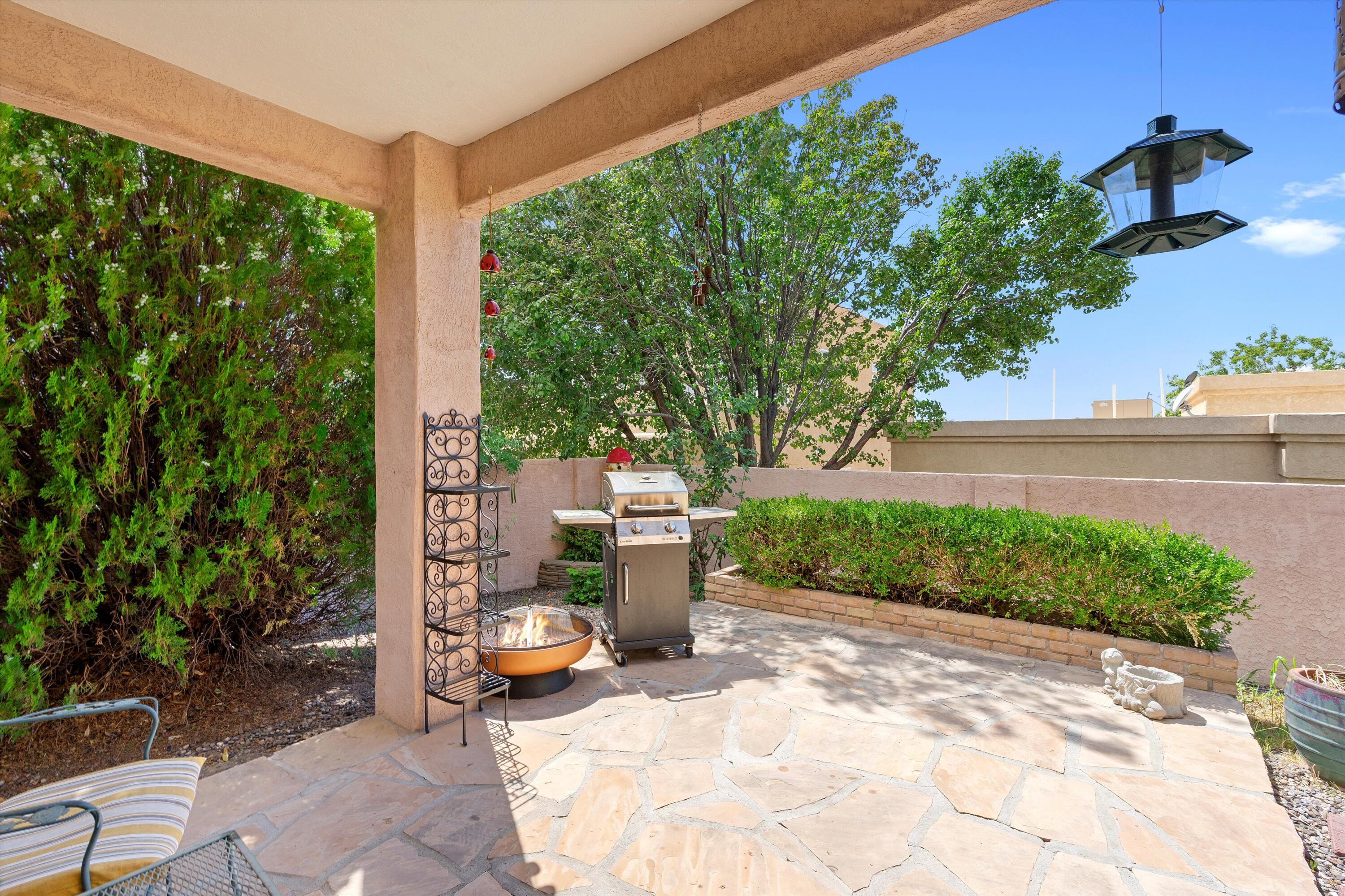 7605 La Mariposa Place NE