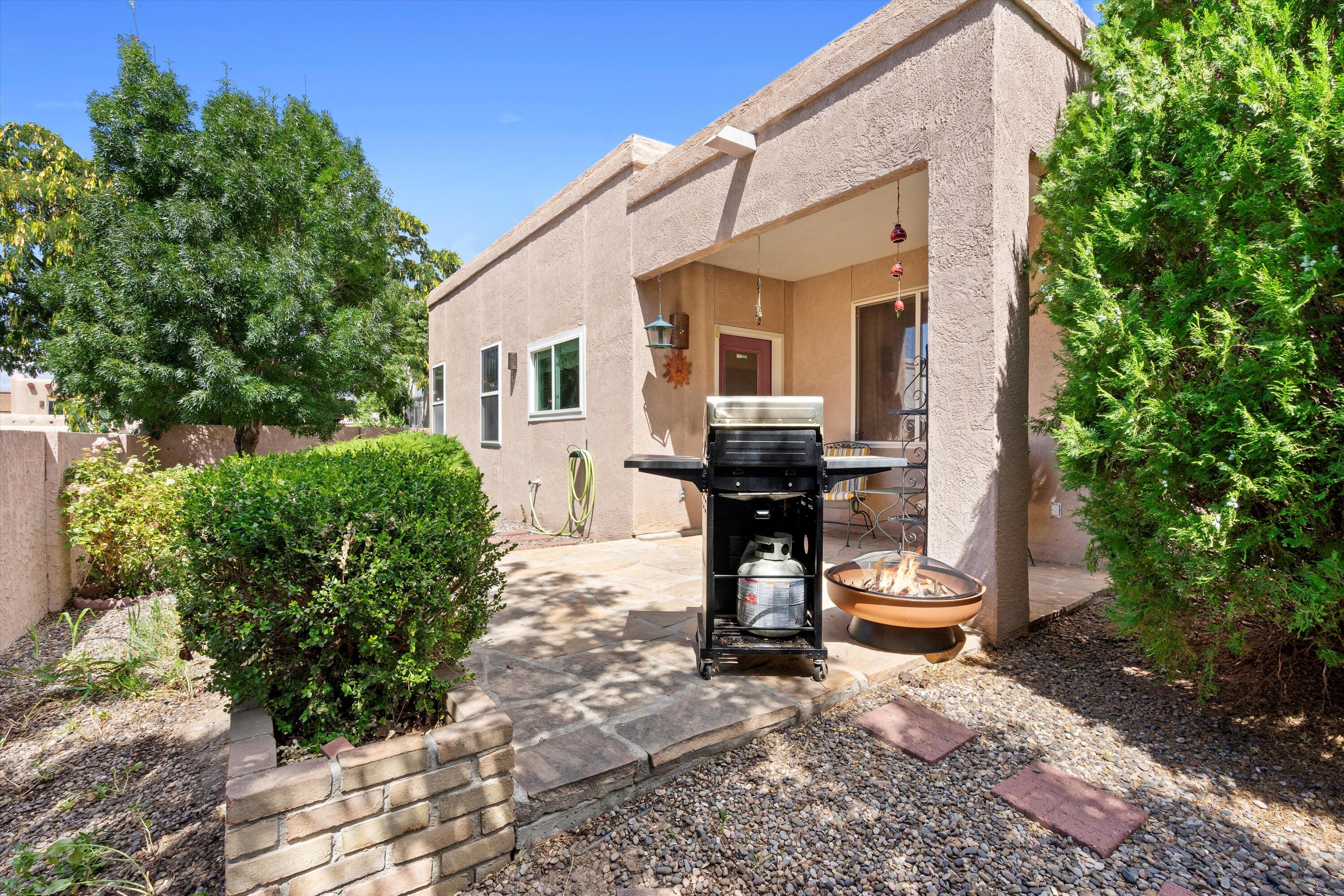 7605 La Mariposa Place NE