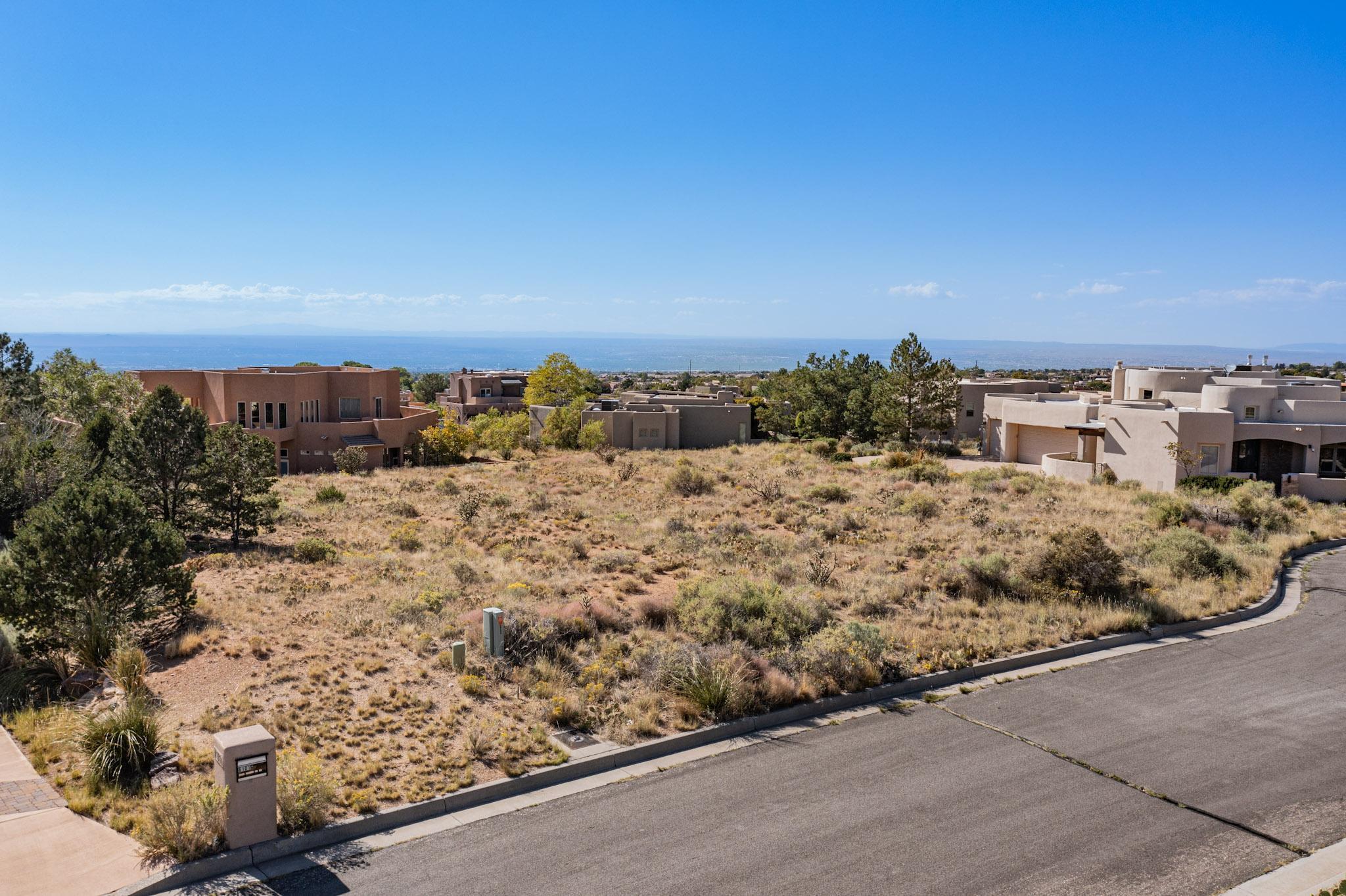 6105 Club Cholla Court NE