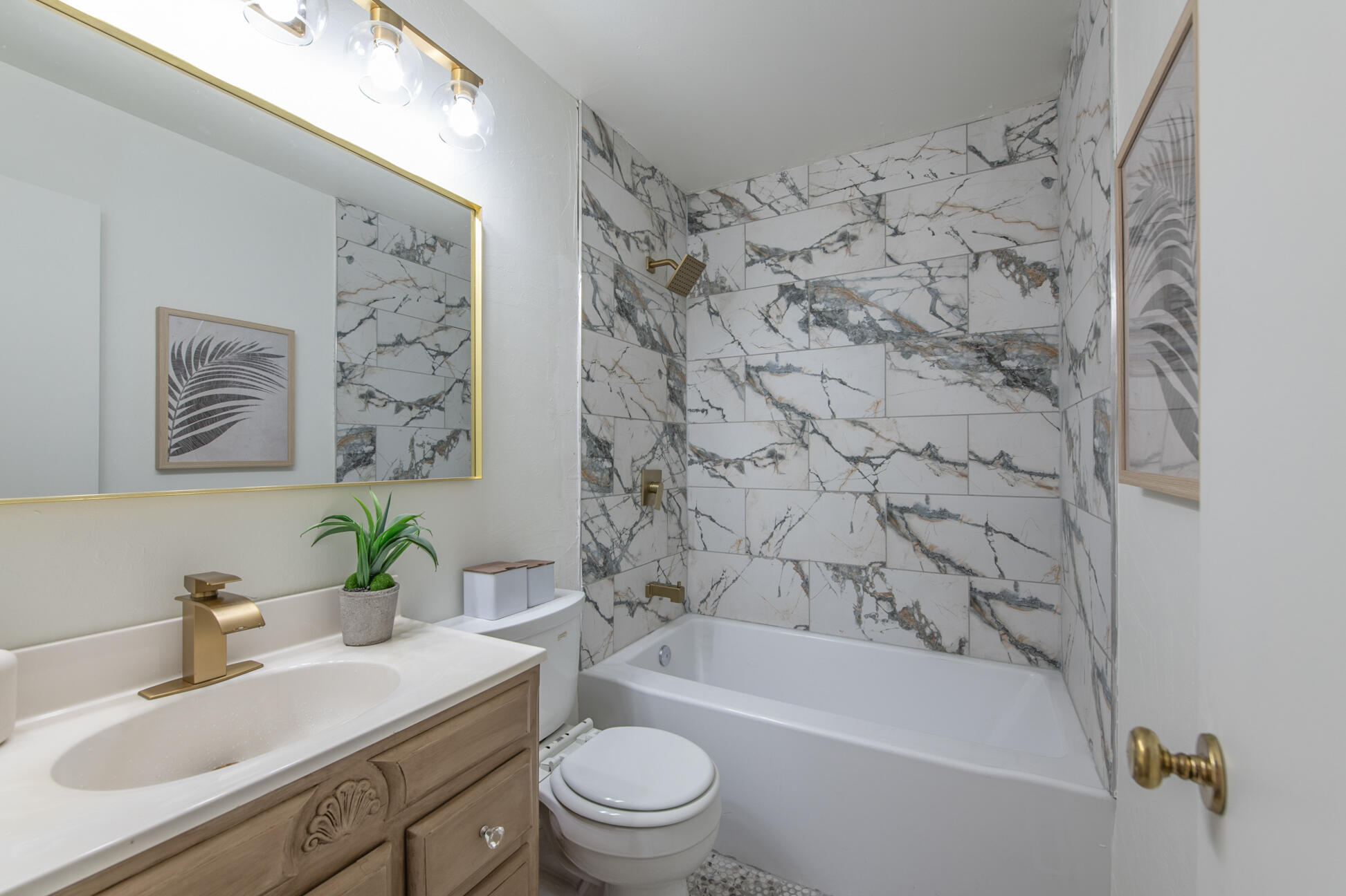 10416 PRINCESS JEANNE Avenue NE