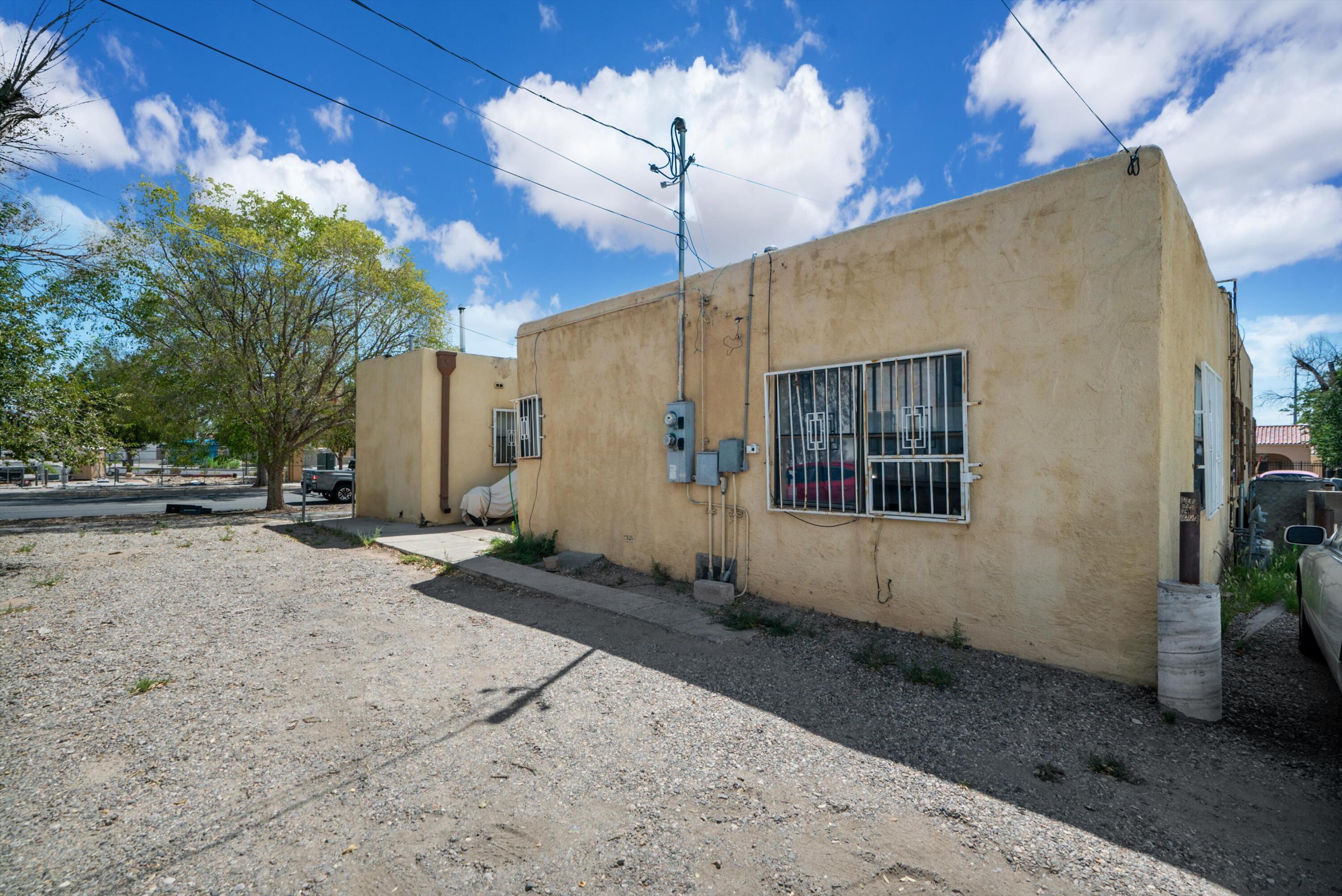 405 Yale Boulevard SE