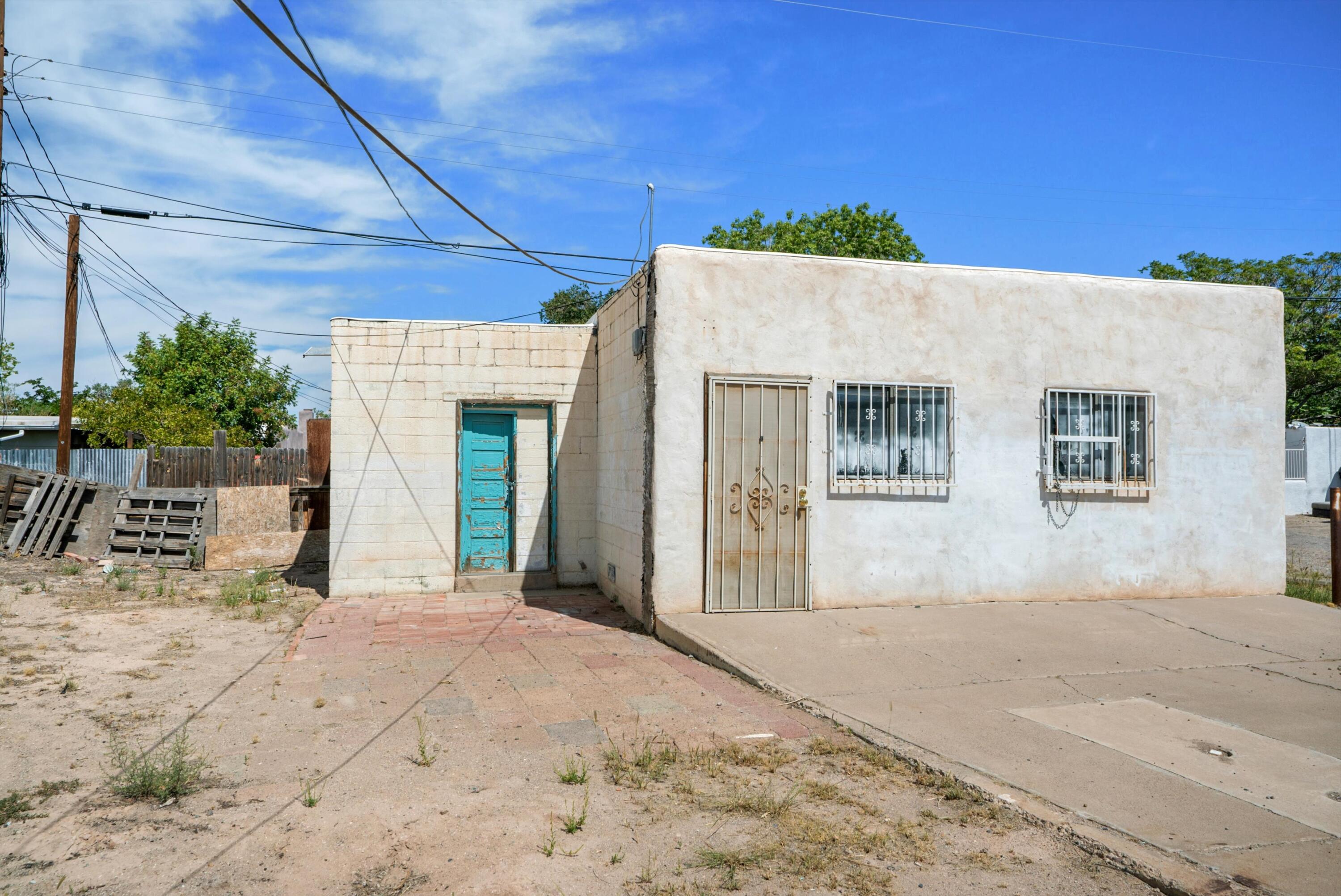 405 Yale Boulevard SE