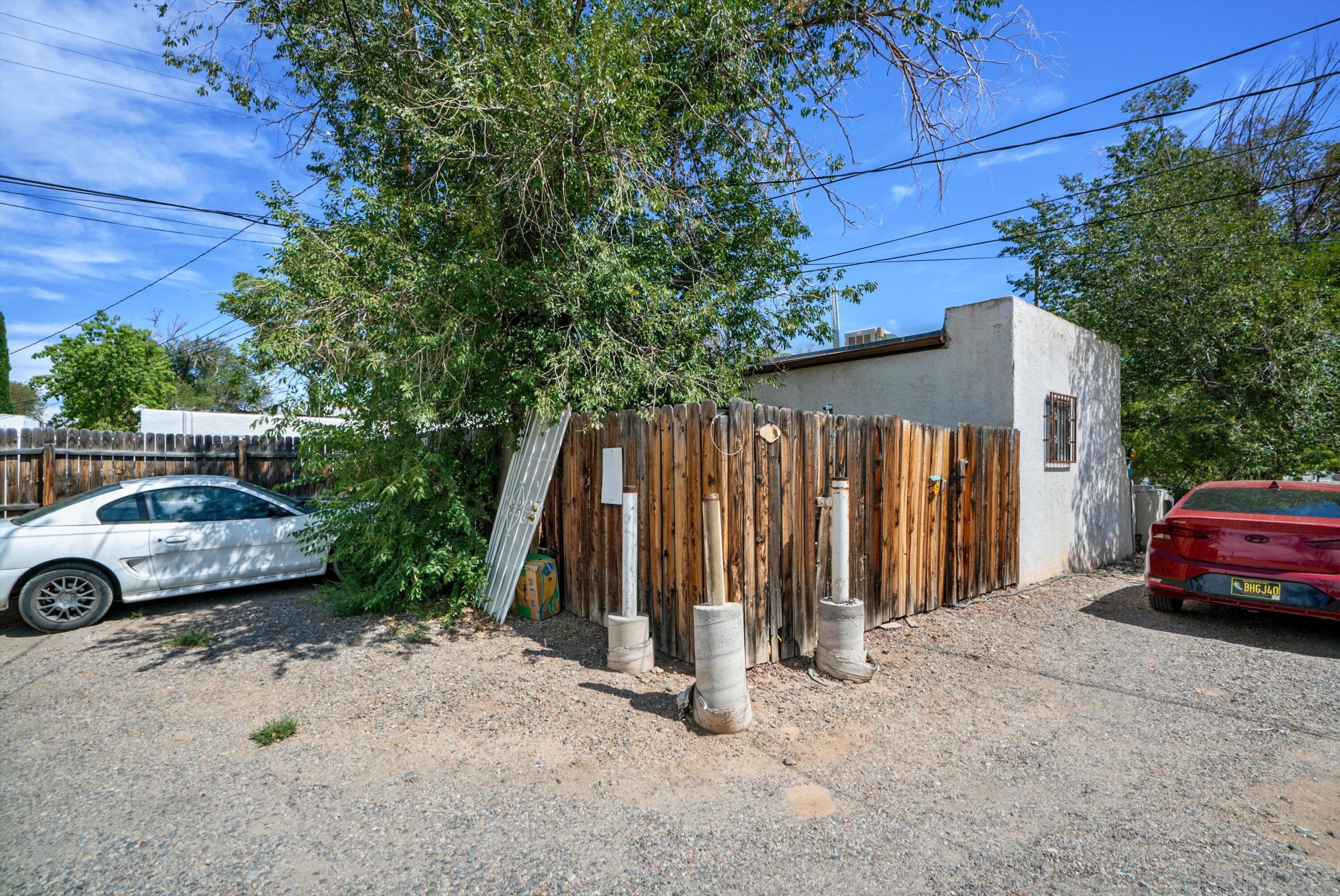 405 Yale Boulevard SE