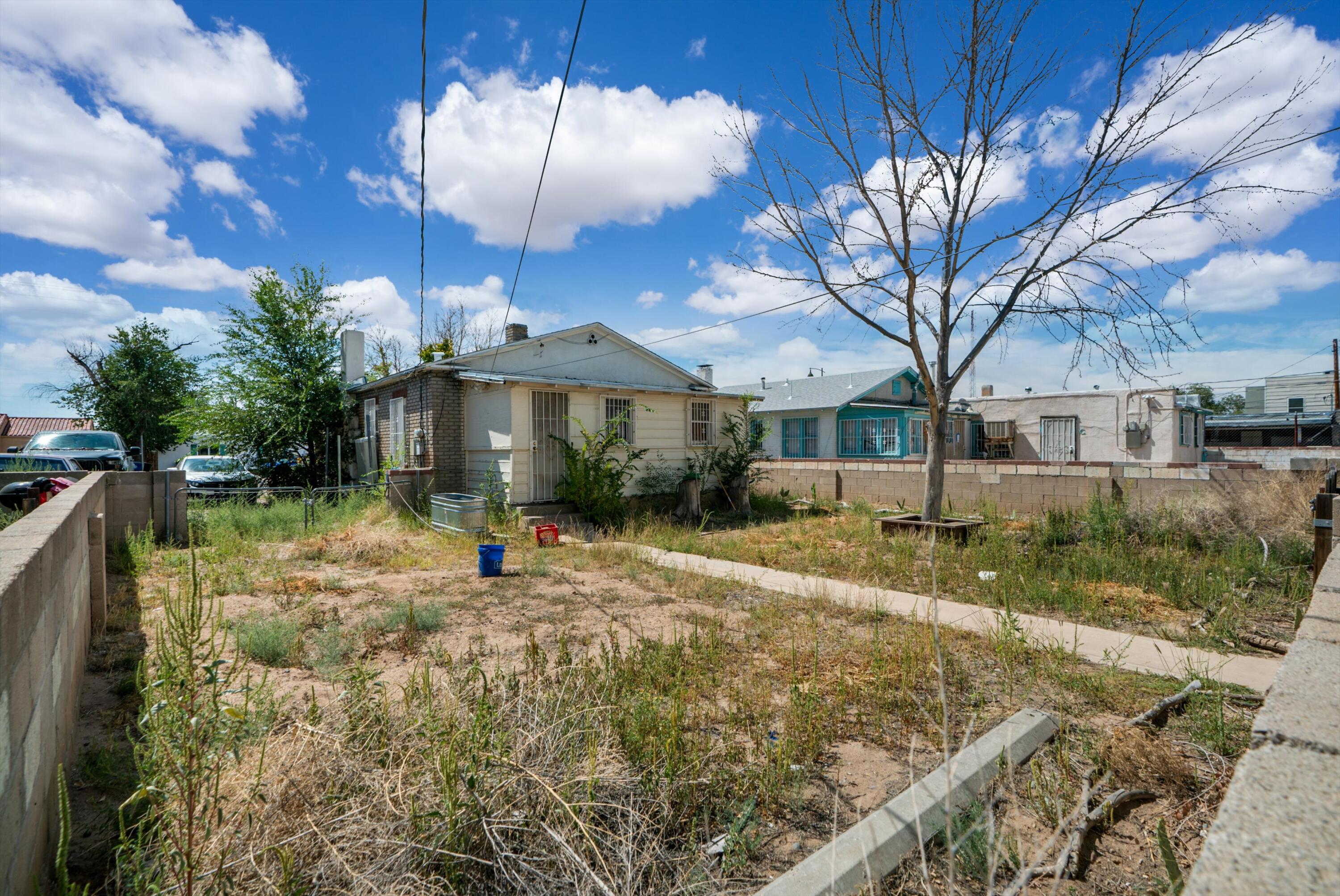 405 Yale Boulevard SE