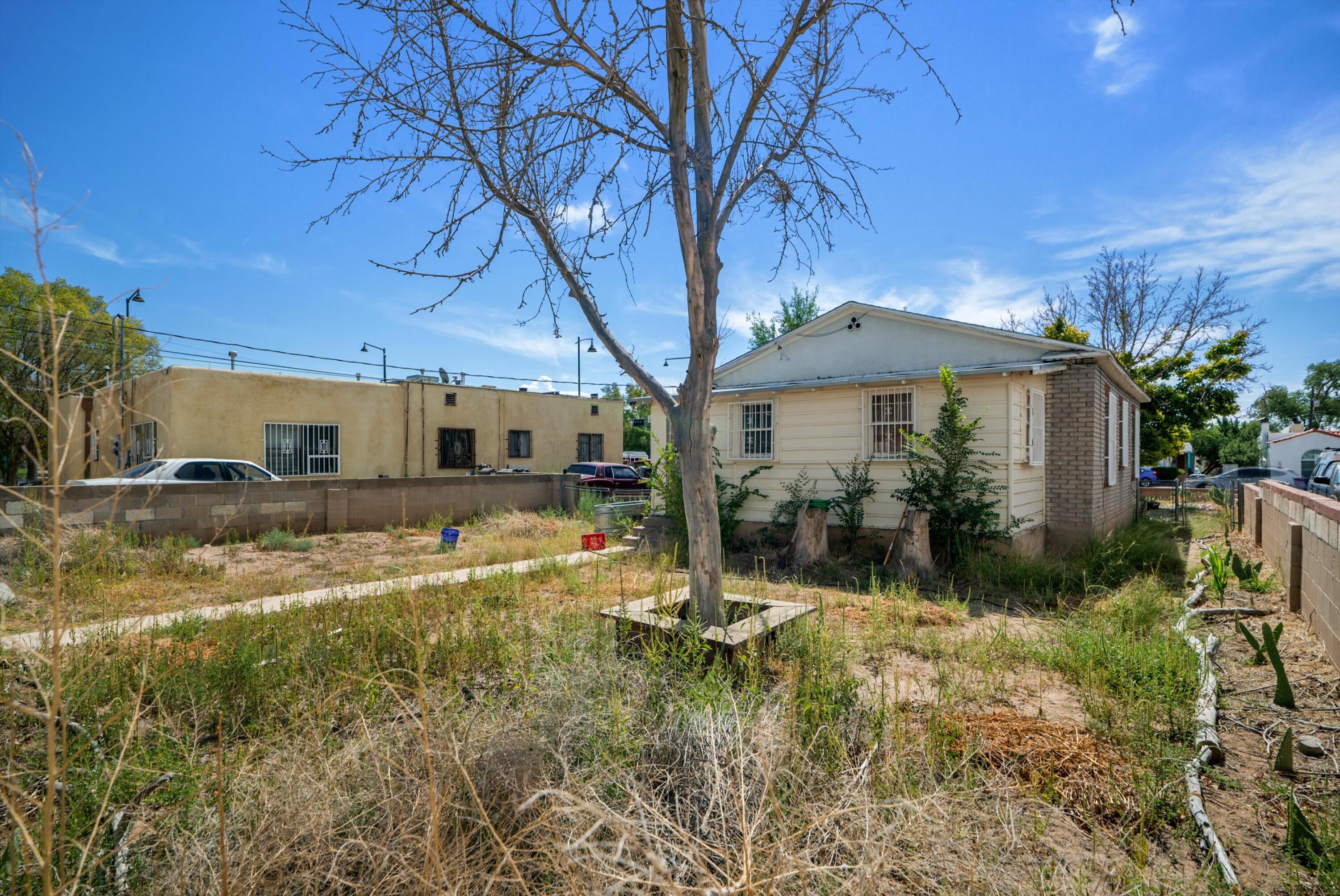 405 Yale Boulevard SE