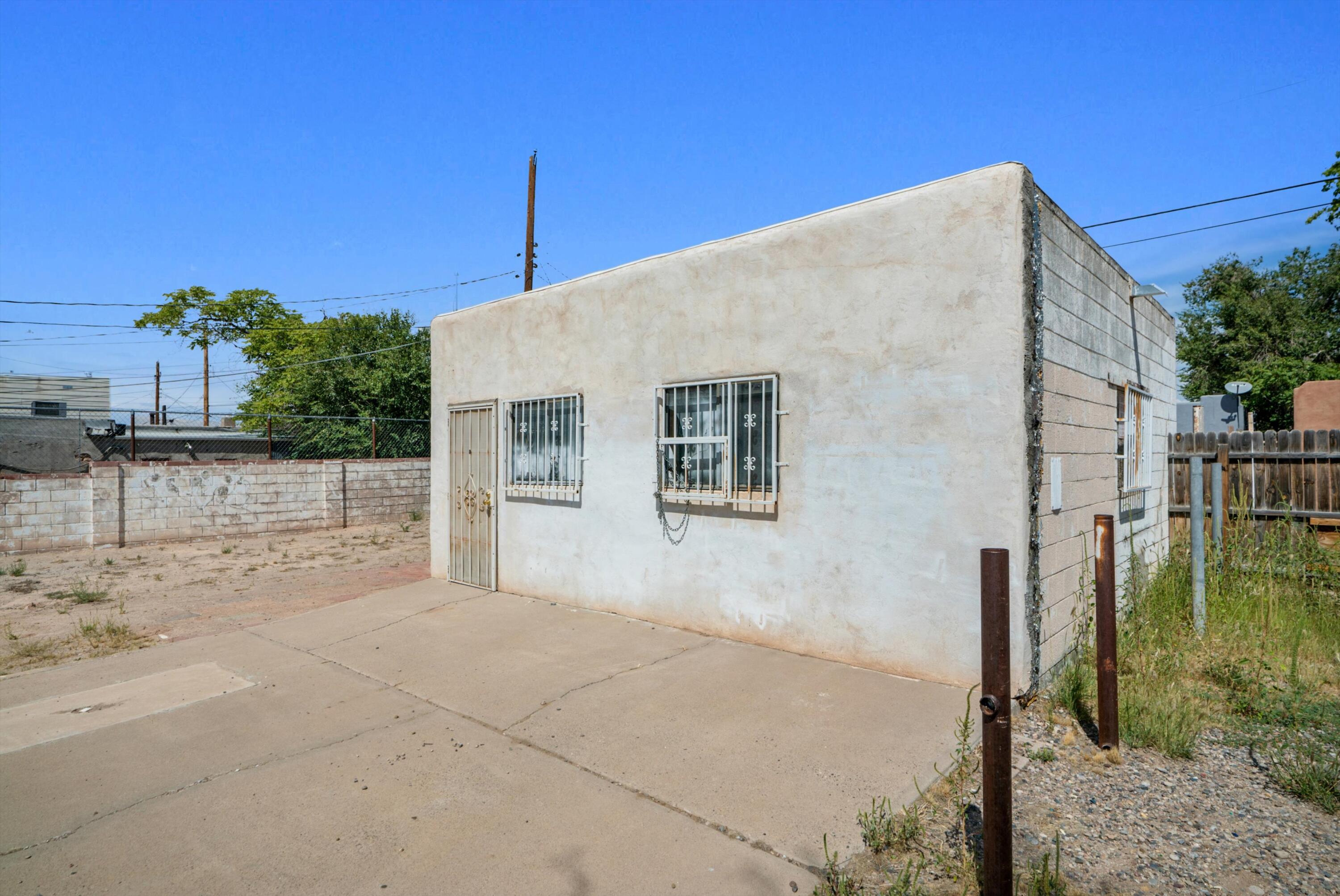 405 Yale Boulevard SE