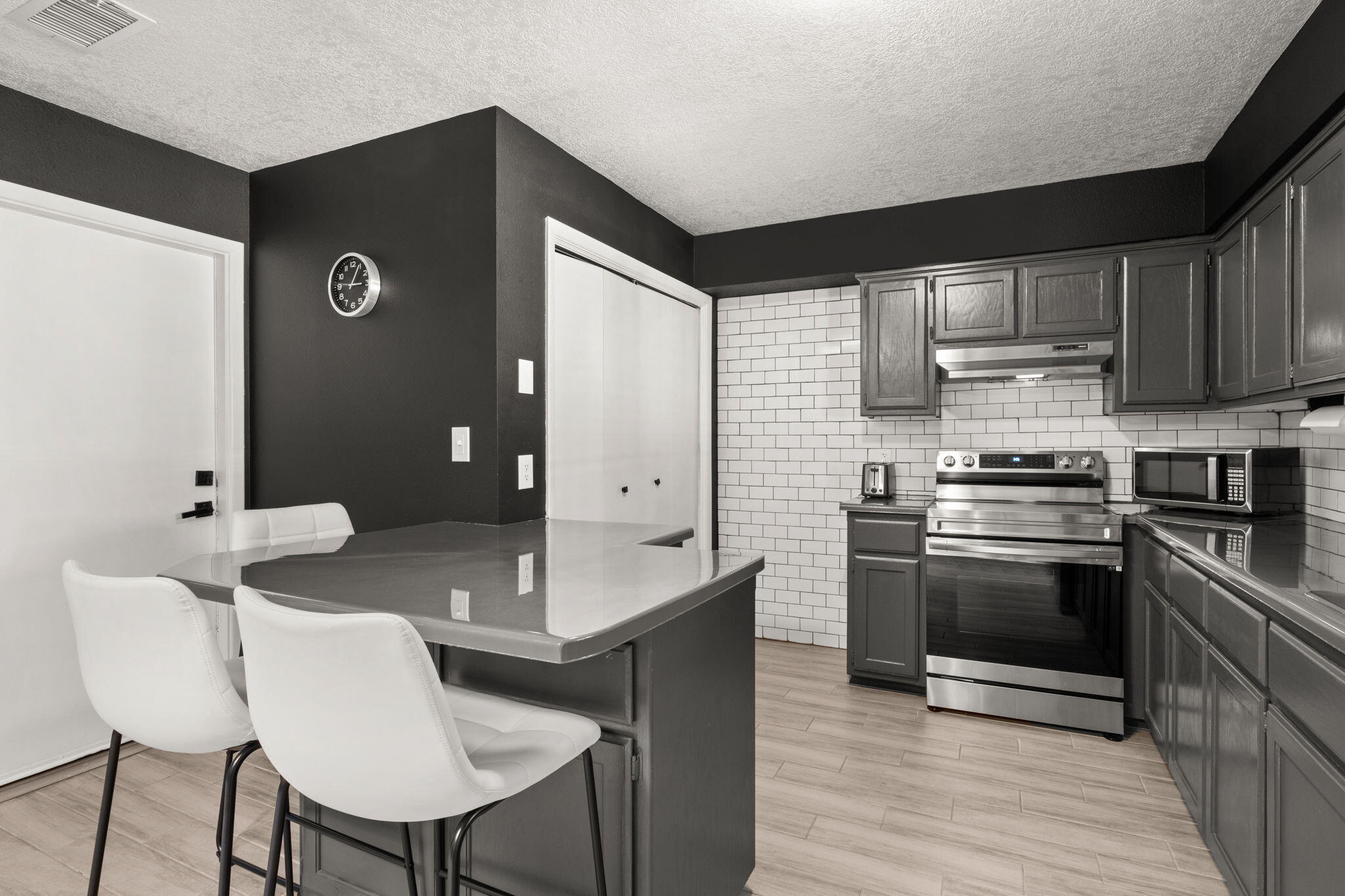 538 ESTANCIA Drive NW