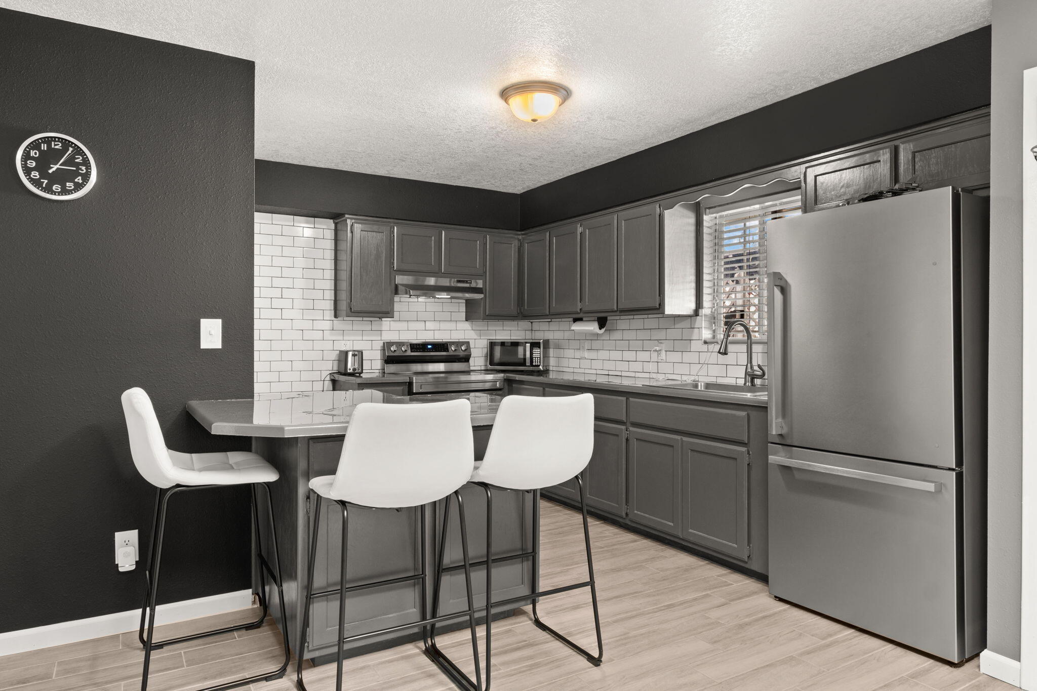 538 ESTANCIA Drive NW