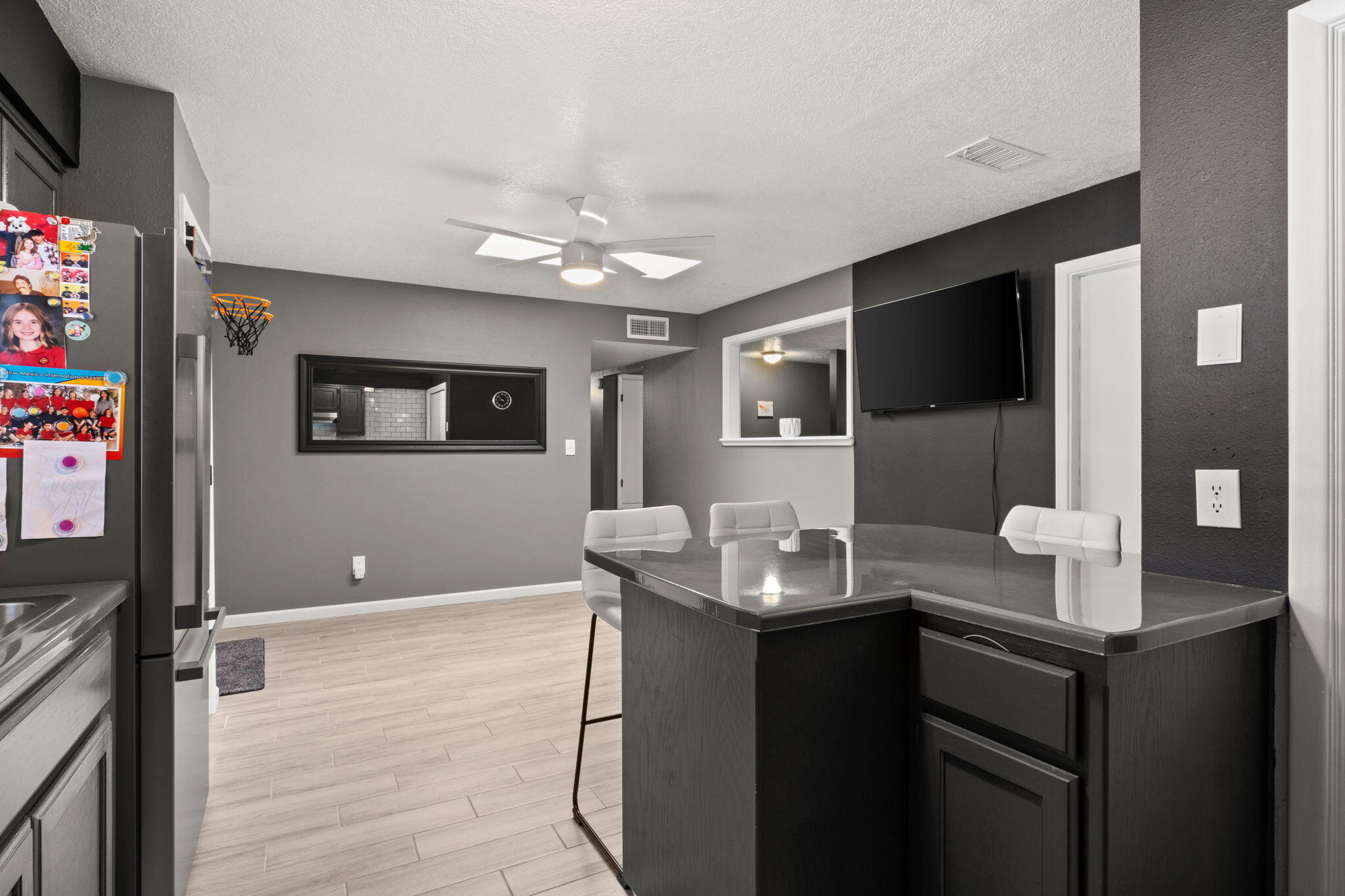 538 ESTANCIA Drive NW