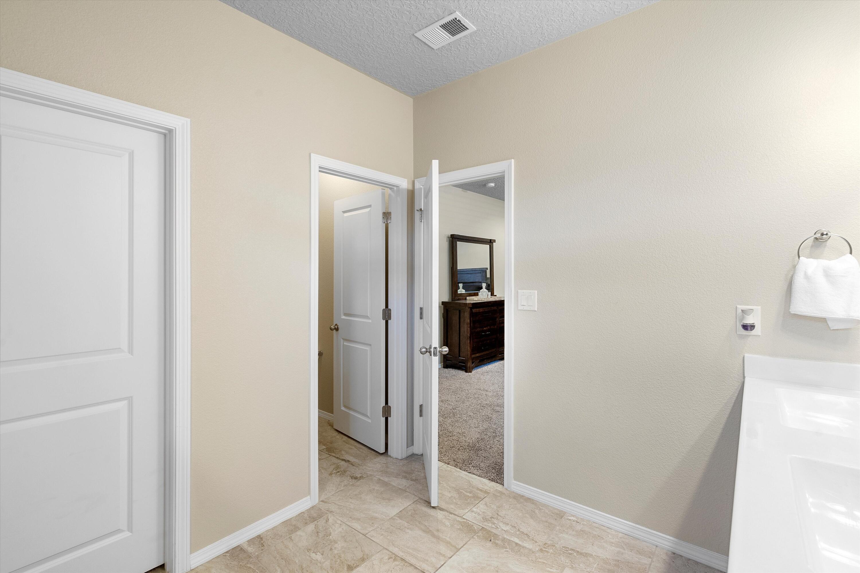 2036 Canyon Wren Court SE