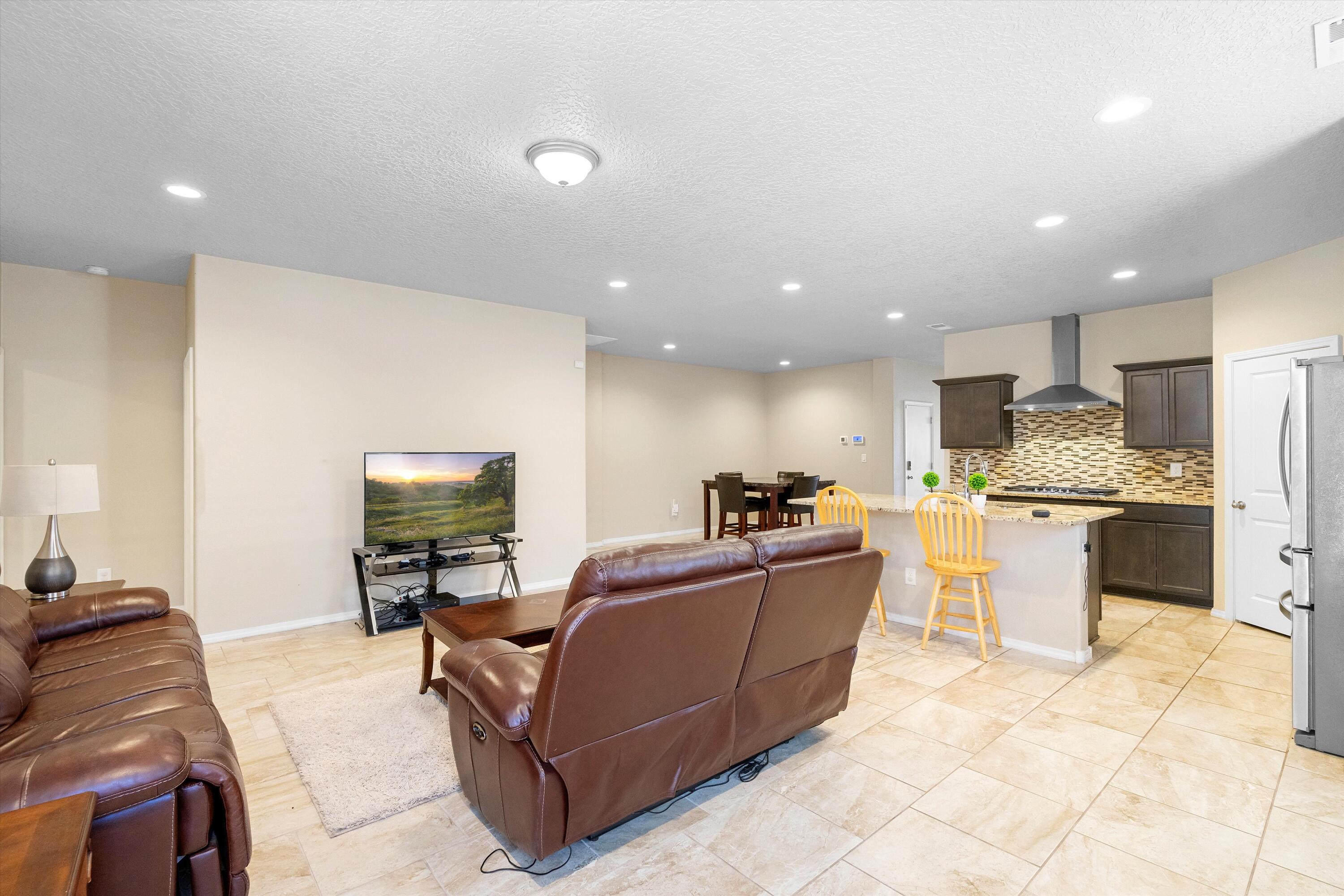 2036 Canyon Wren Court SE