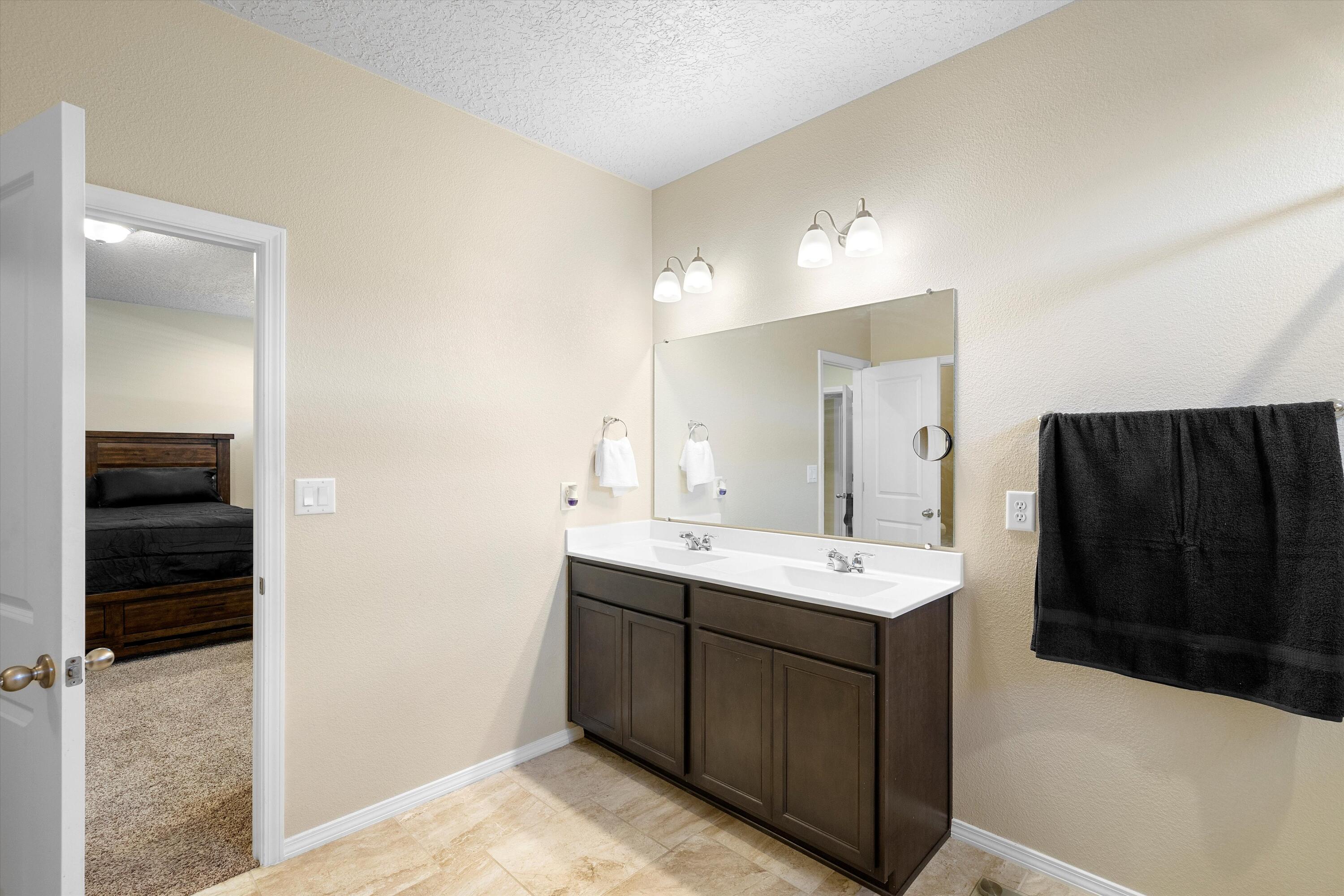 2036 Canyon Wren Court SE