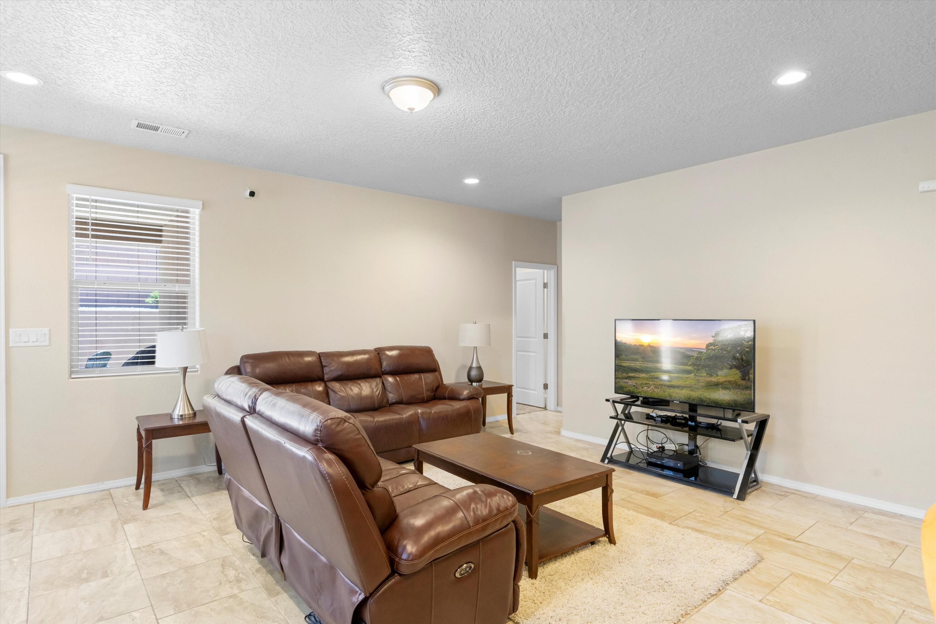 2036 Canyon Wren Court SE