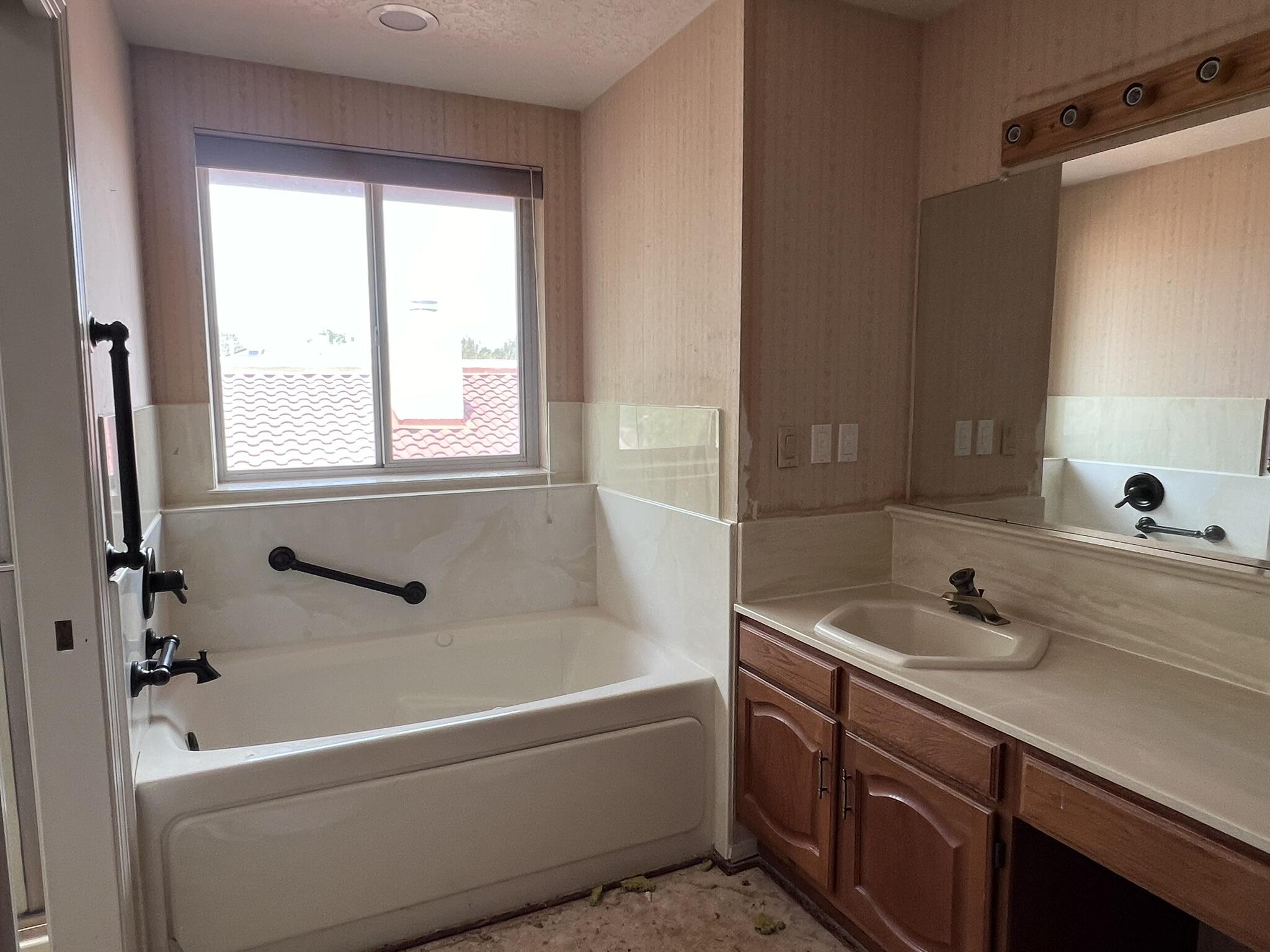 5701 Nugget Street NE