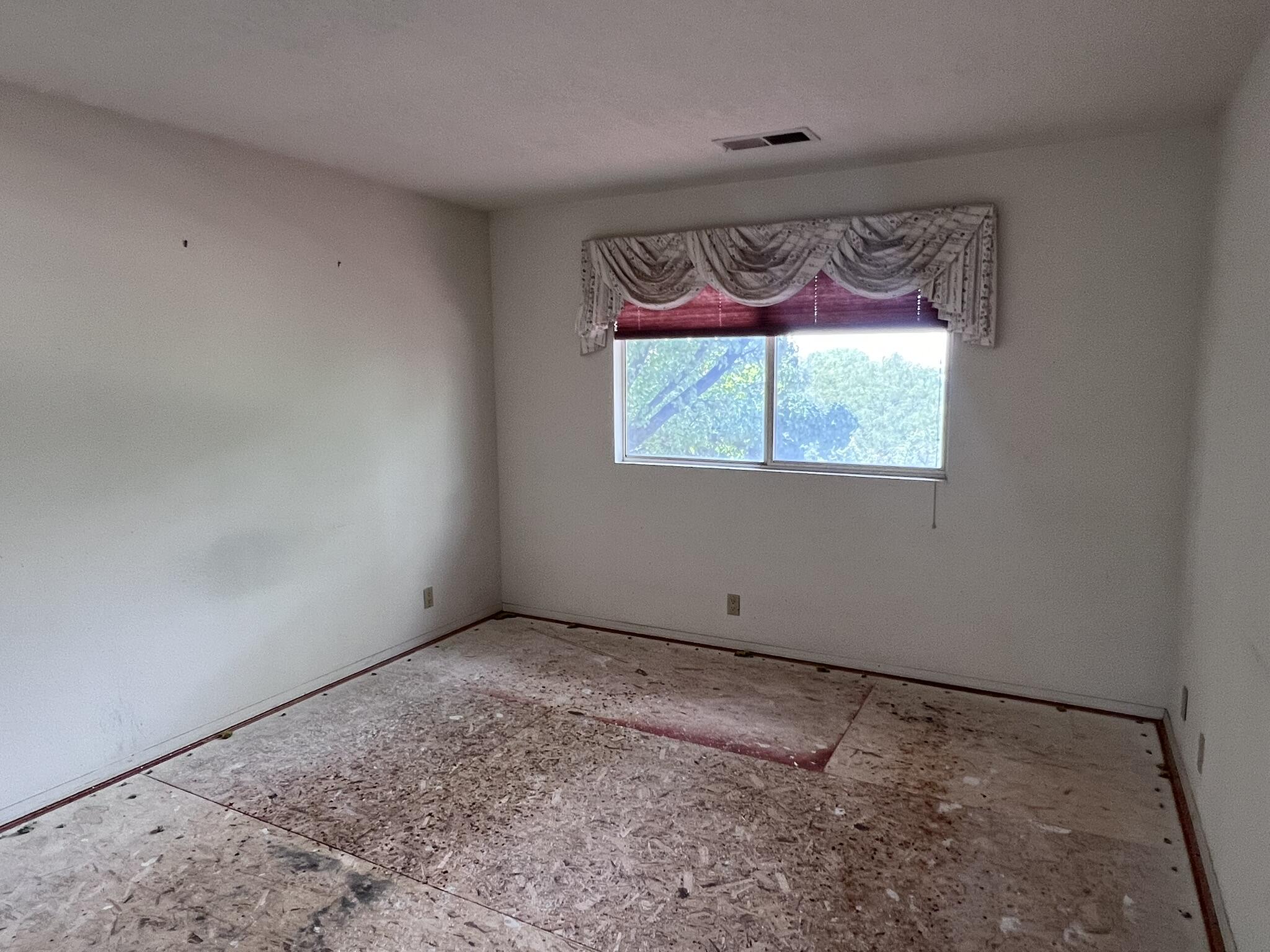 5701 Nugget Street NE