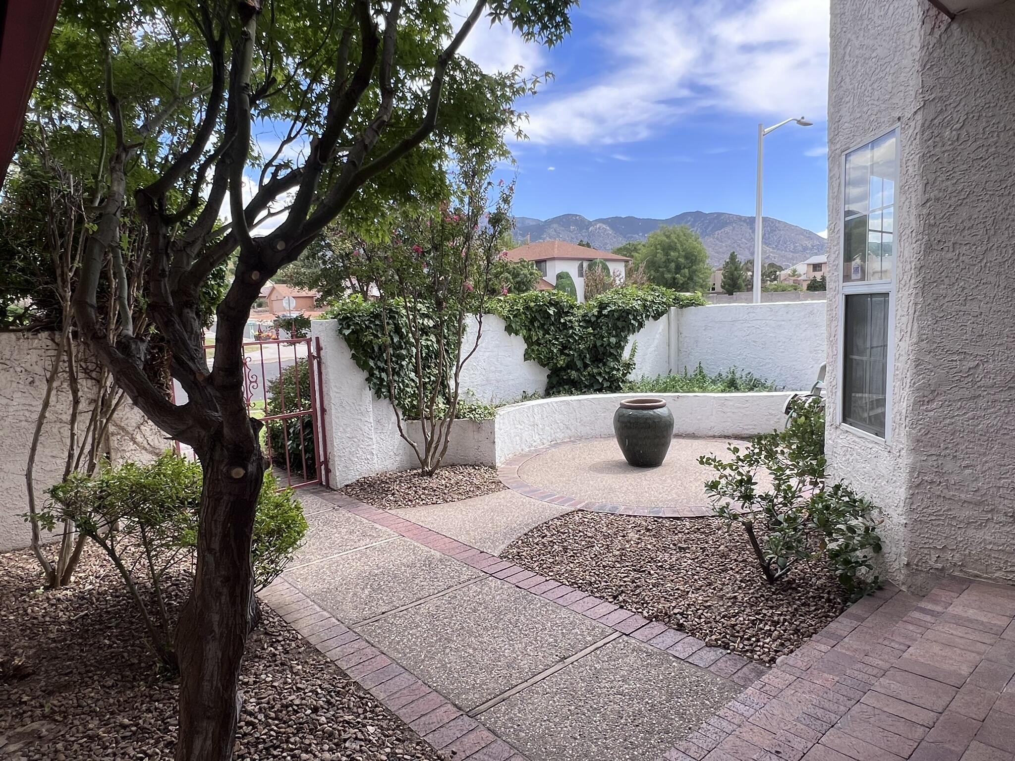 5701 Nugget Street NE