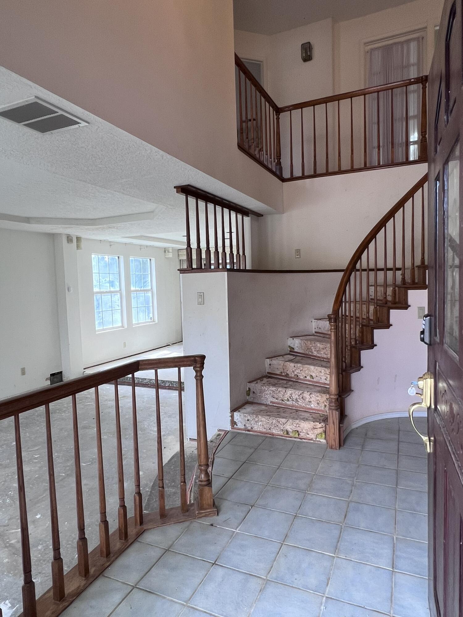 5701 Nugget Street NE