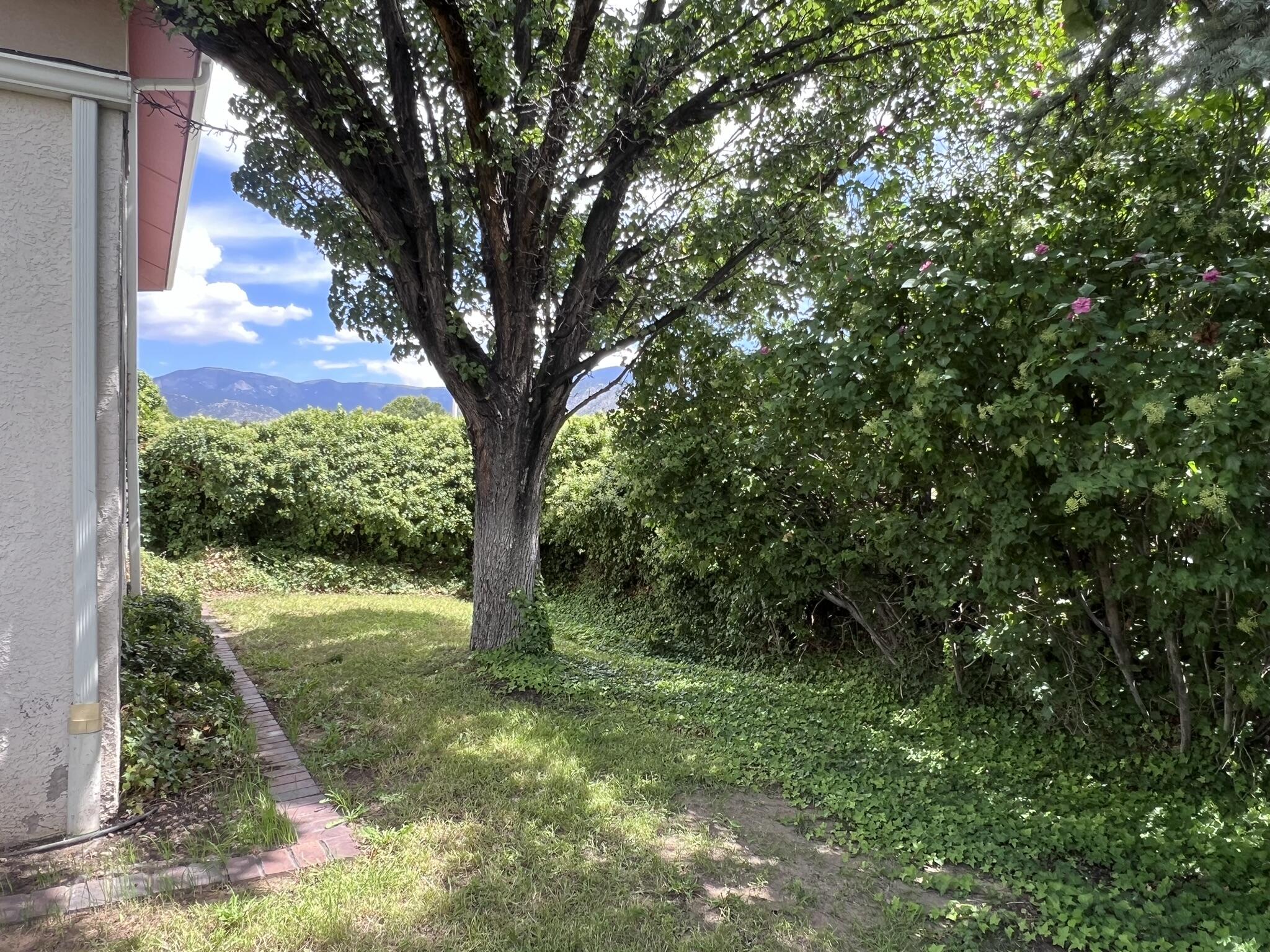 5701 Nugget Street NE