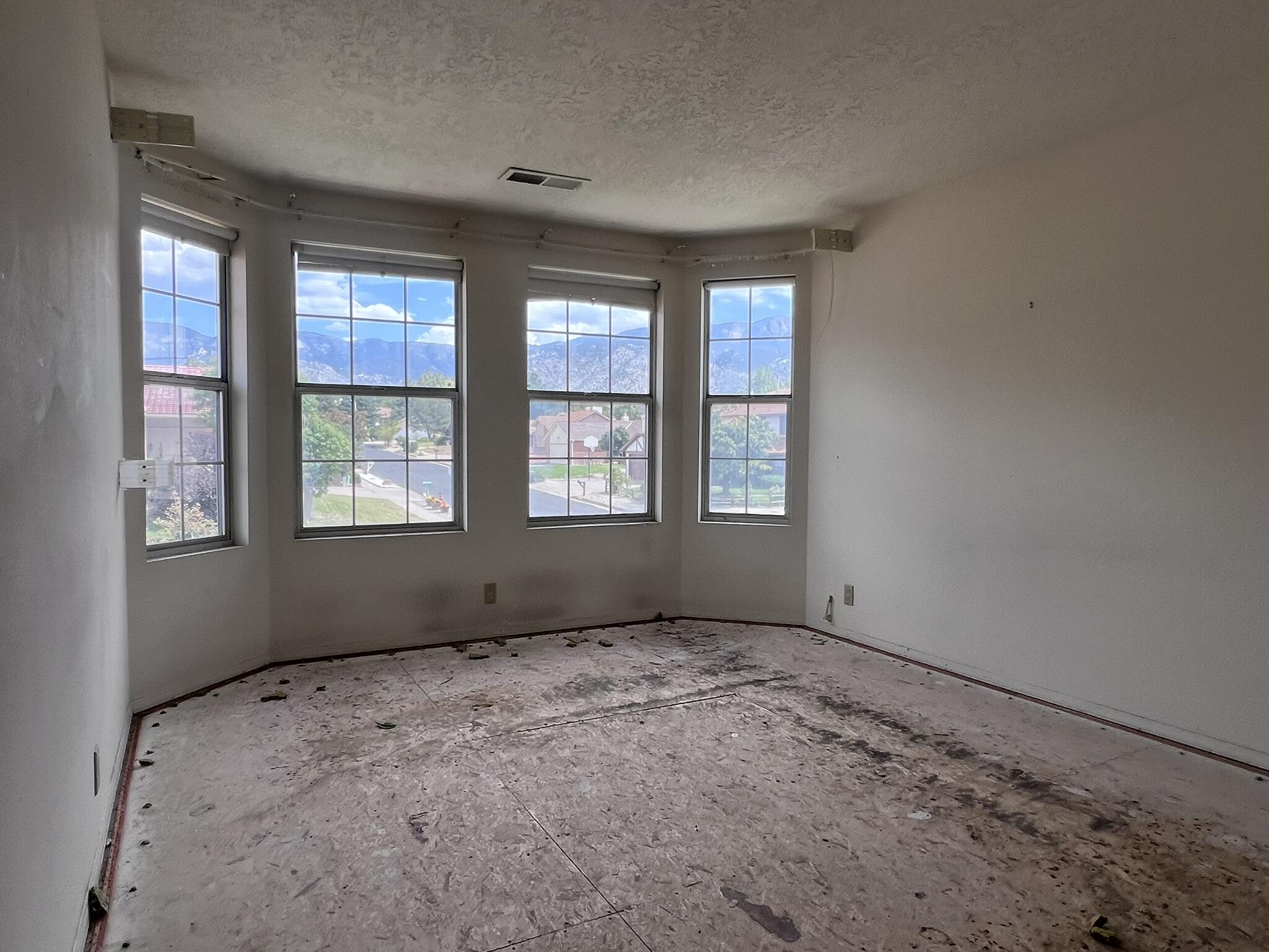 5701 Nugget Street NE