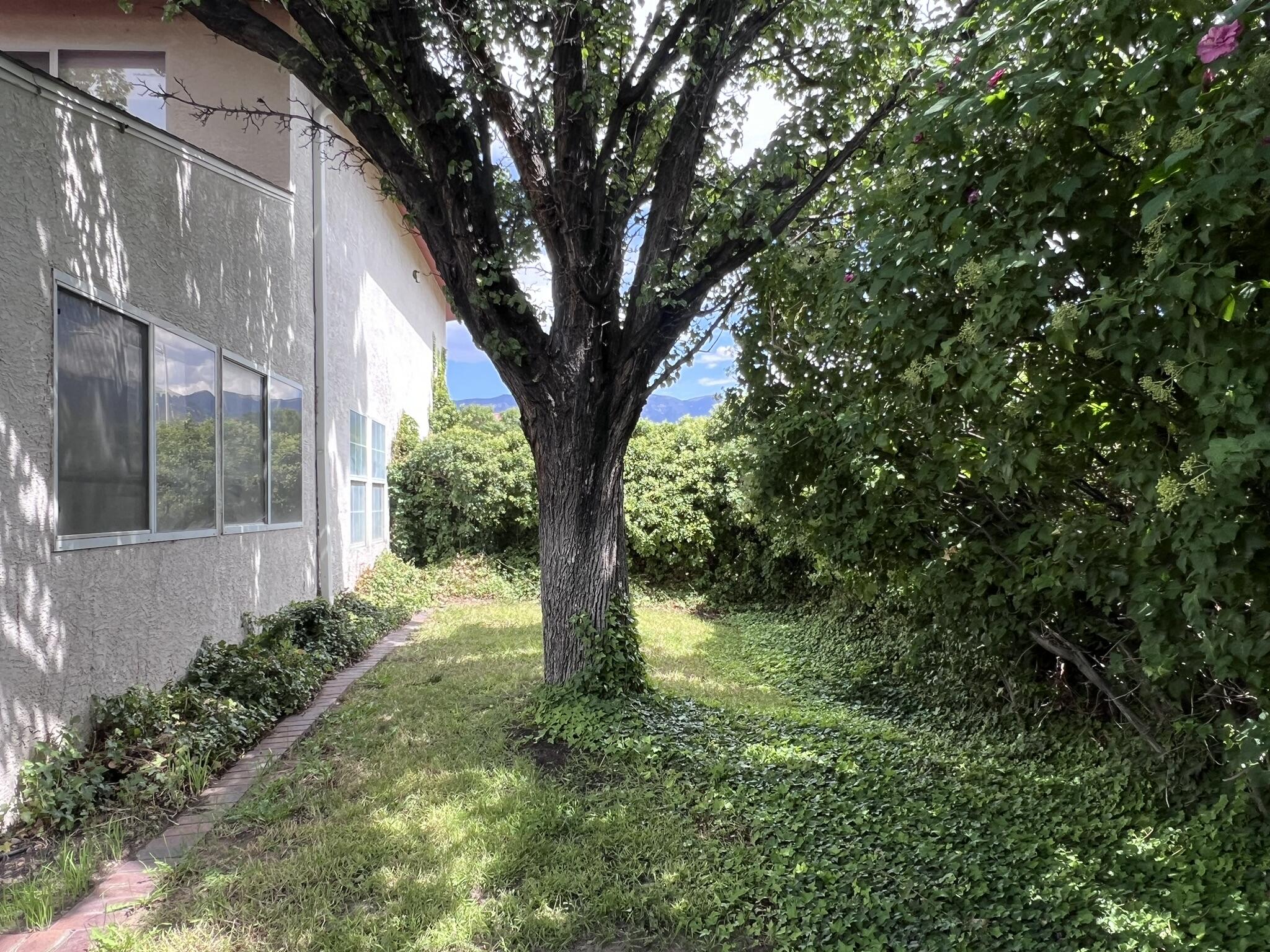 5701 Nugget Street NE