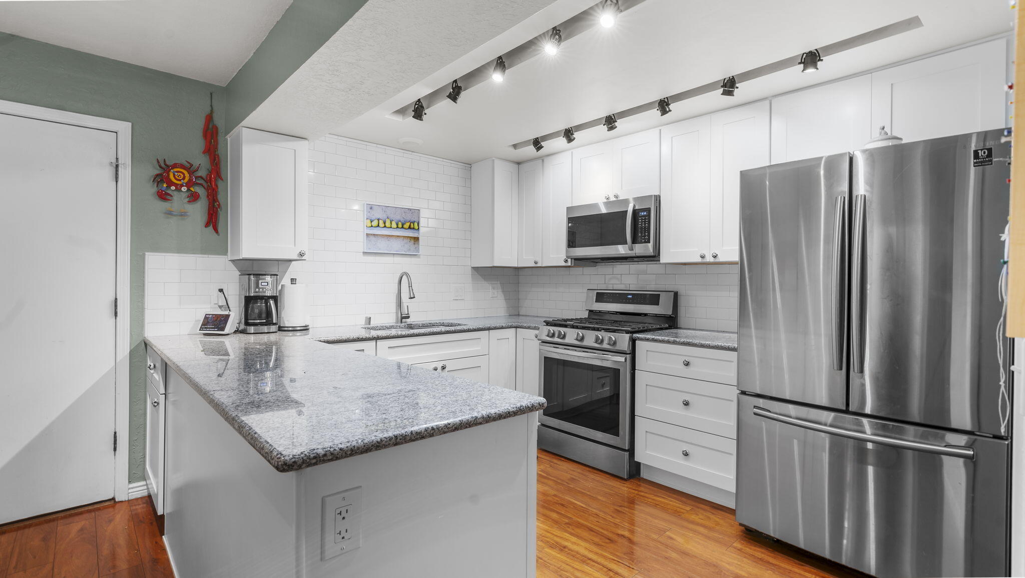 5108 LA FIESTA Drive NE