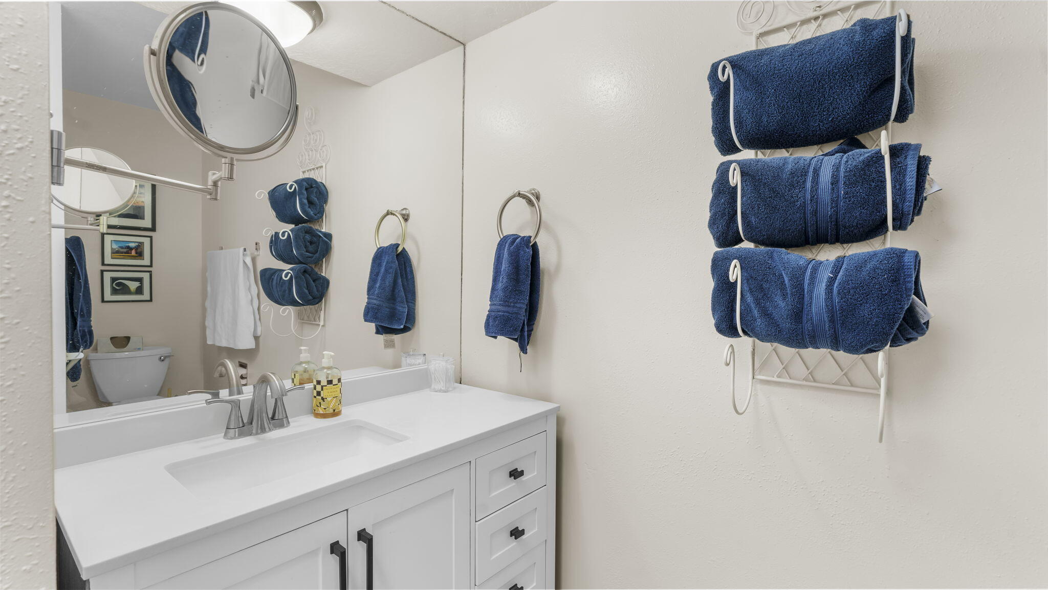 5108 LA FIESTA Drive NE