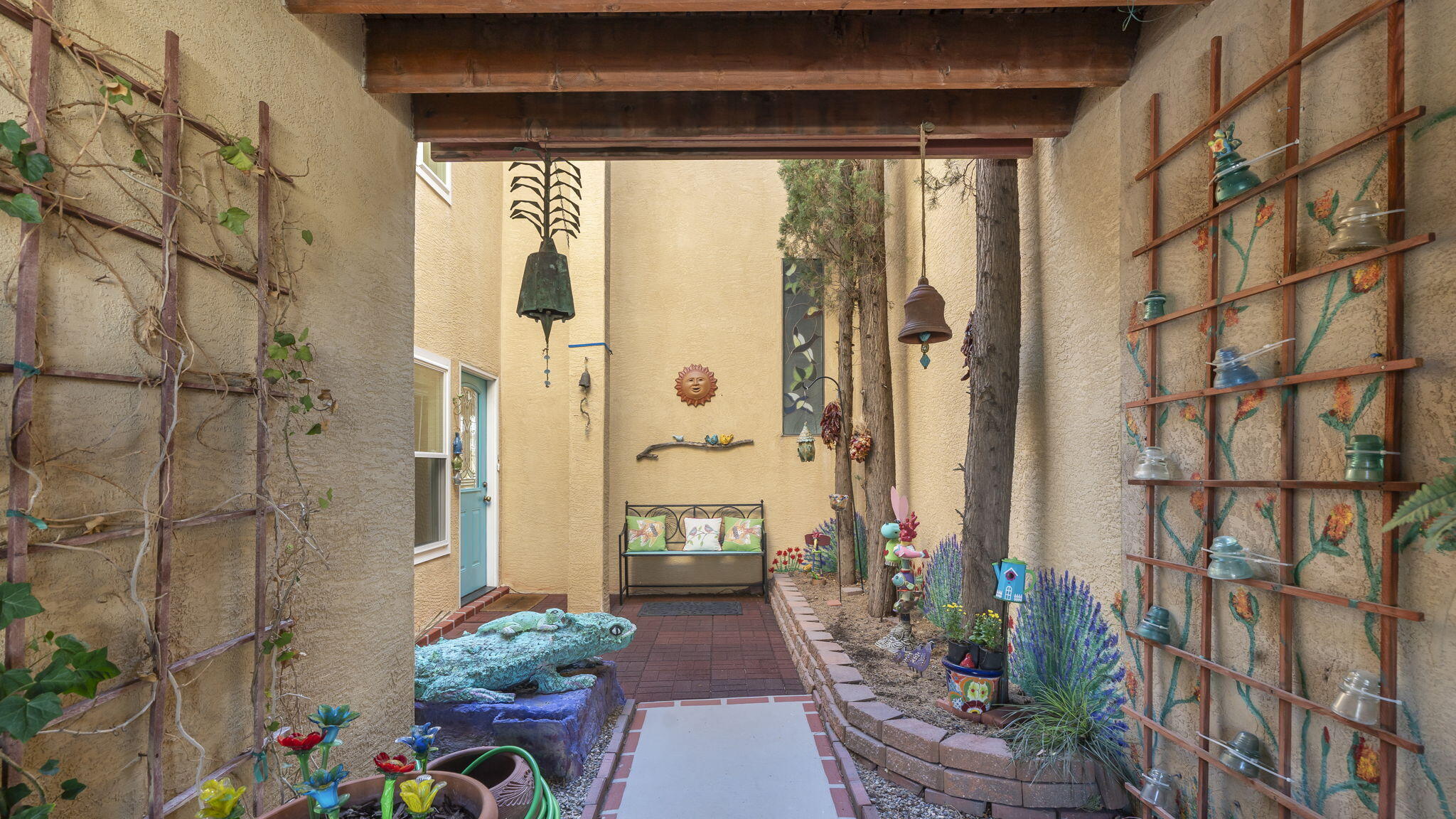 5108 LA FIESTA Drive NE